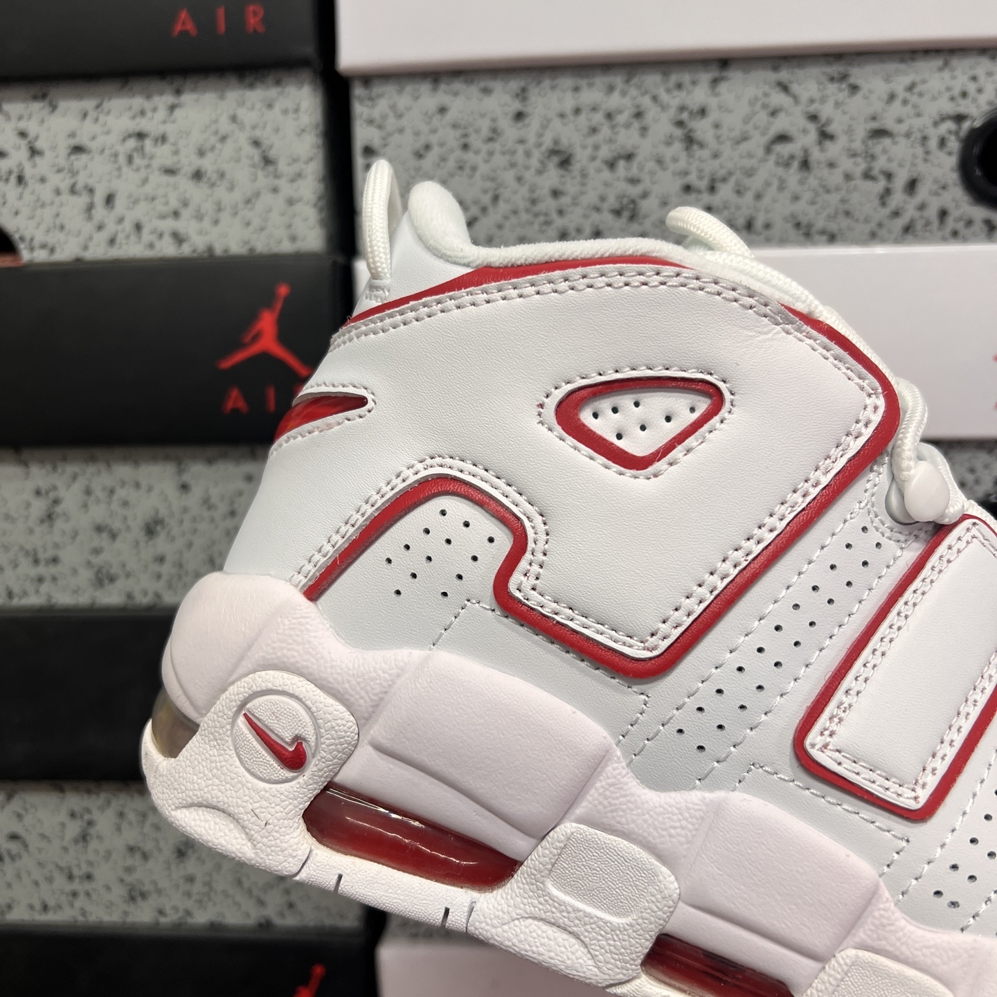 Nike AIR MORE UPTEMPO '96 921948-102 4