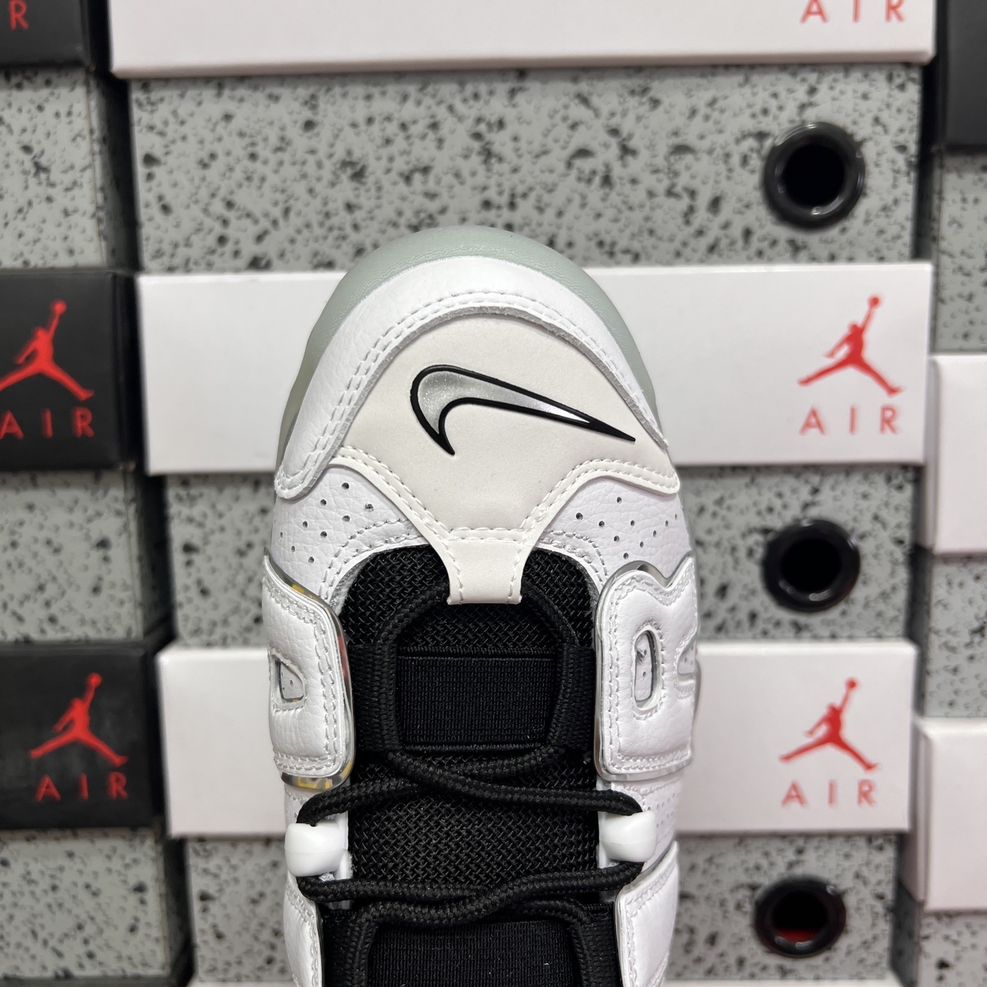 Nike AIR MORE UPTEMPO '96 DV7408-100 3