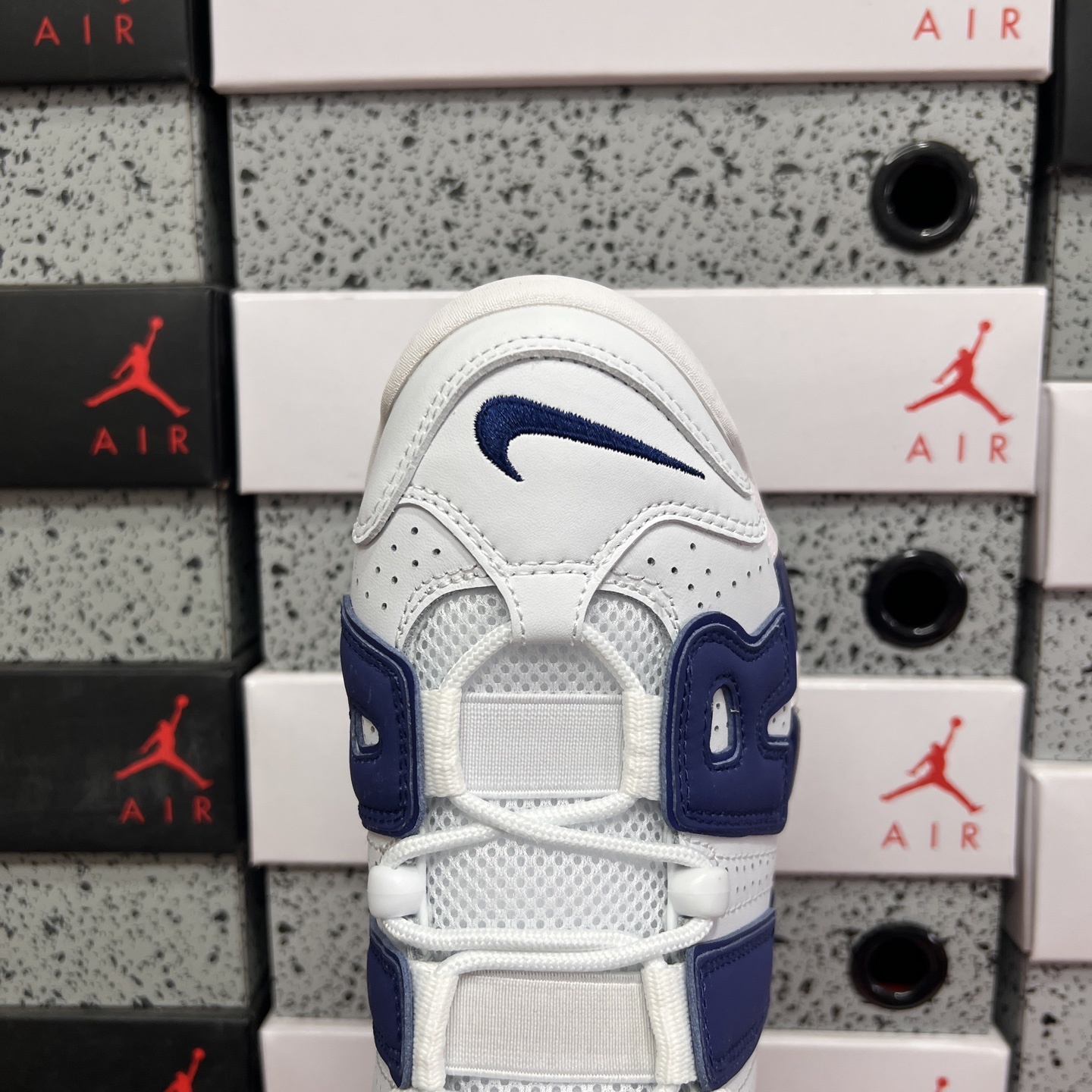 Nike AIR MORE UPTEMPO '96 921948-101 3
