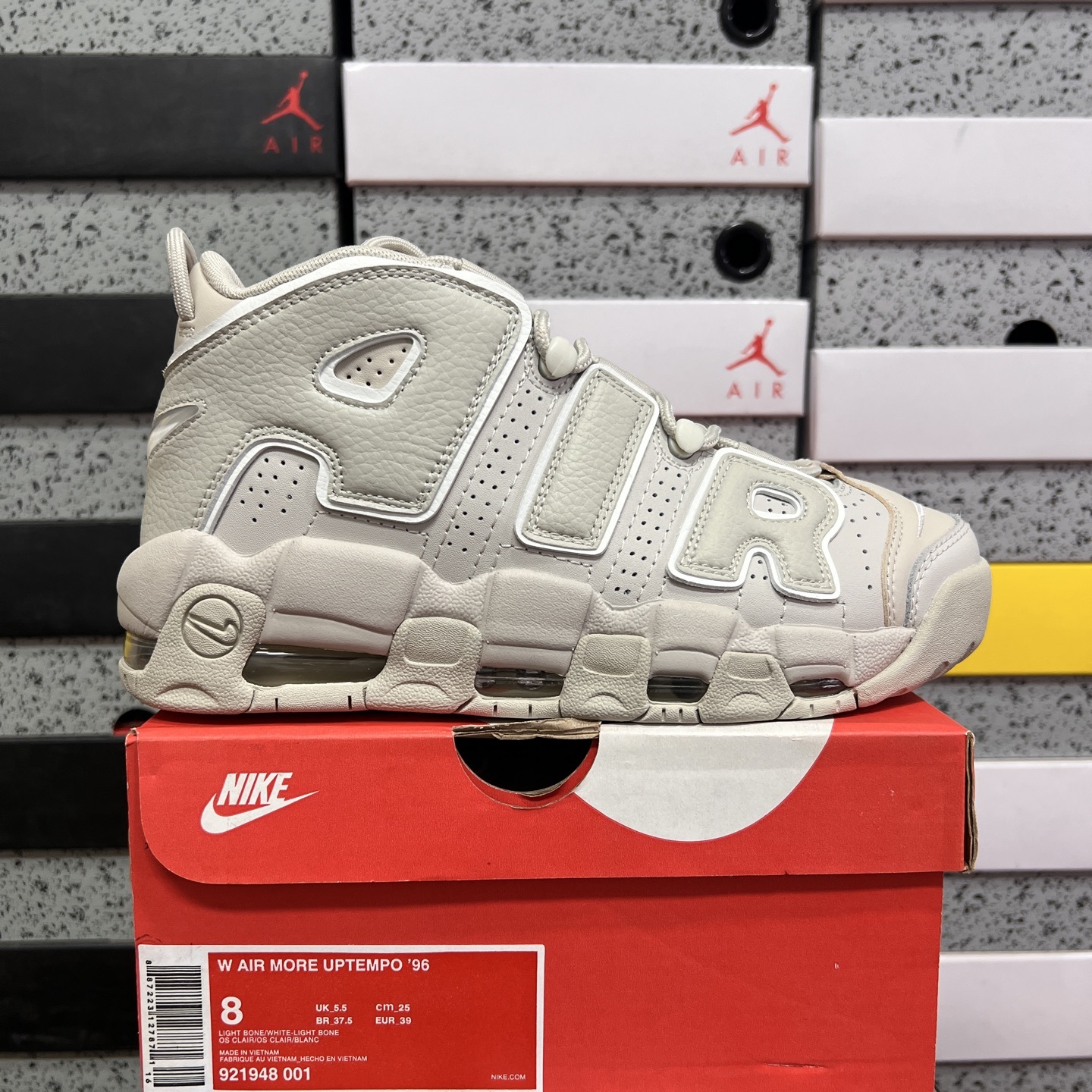 Nike AIR MORE UPTEMPO '96 921948-001