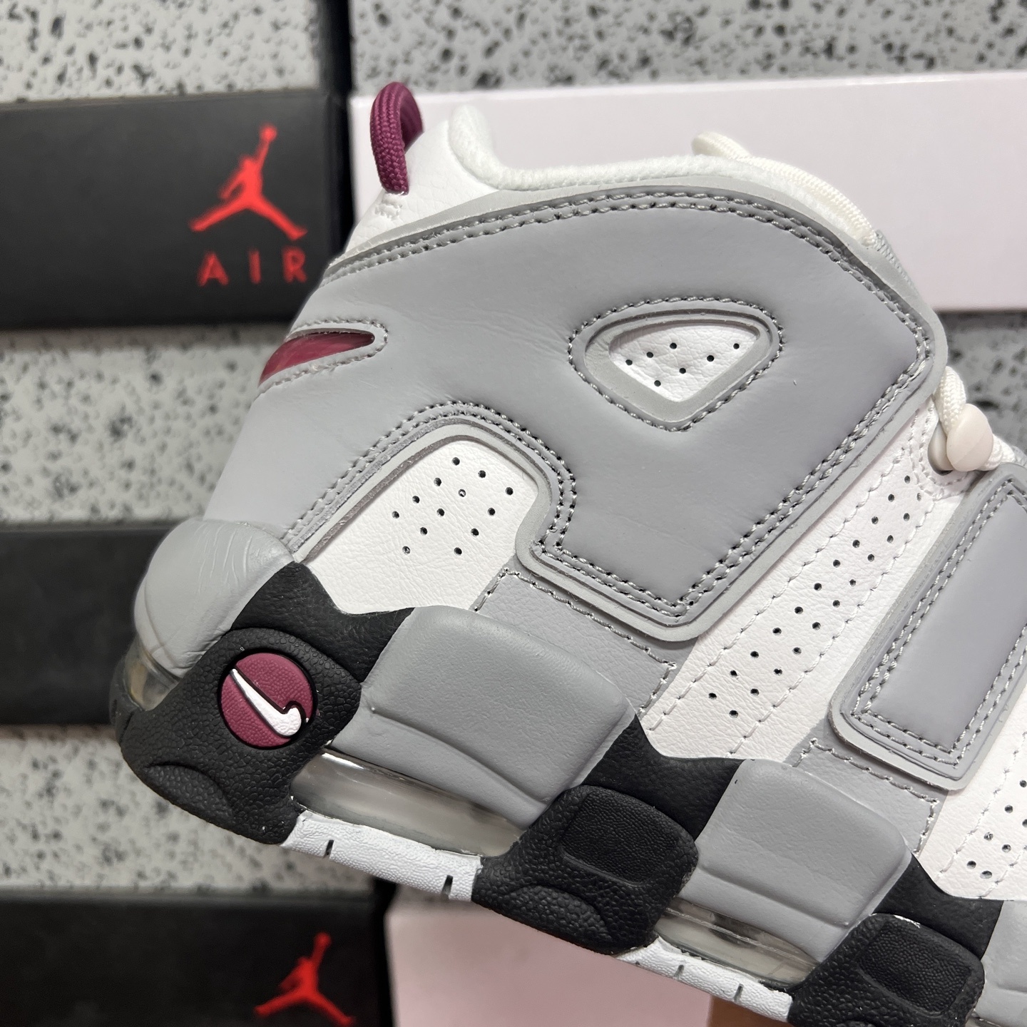 Nike AIR MORE UPTEMPO '96 DV1137-100 4