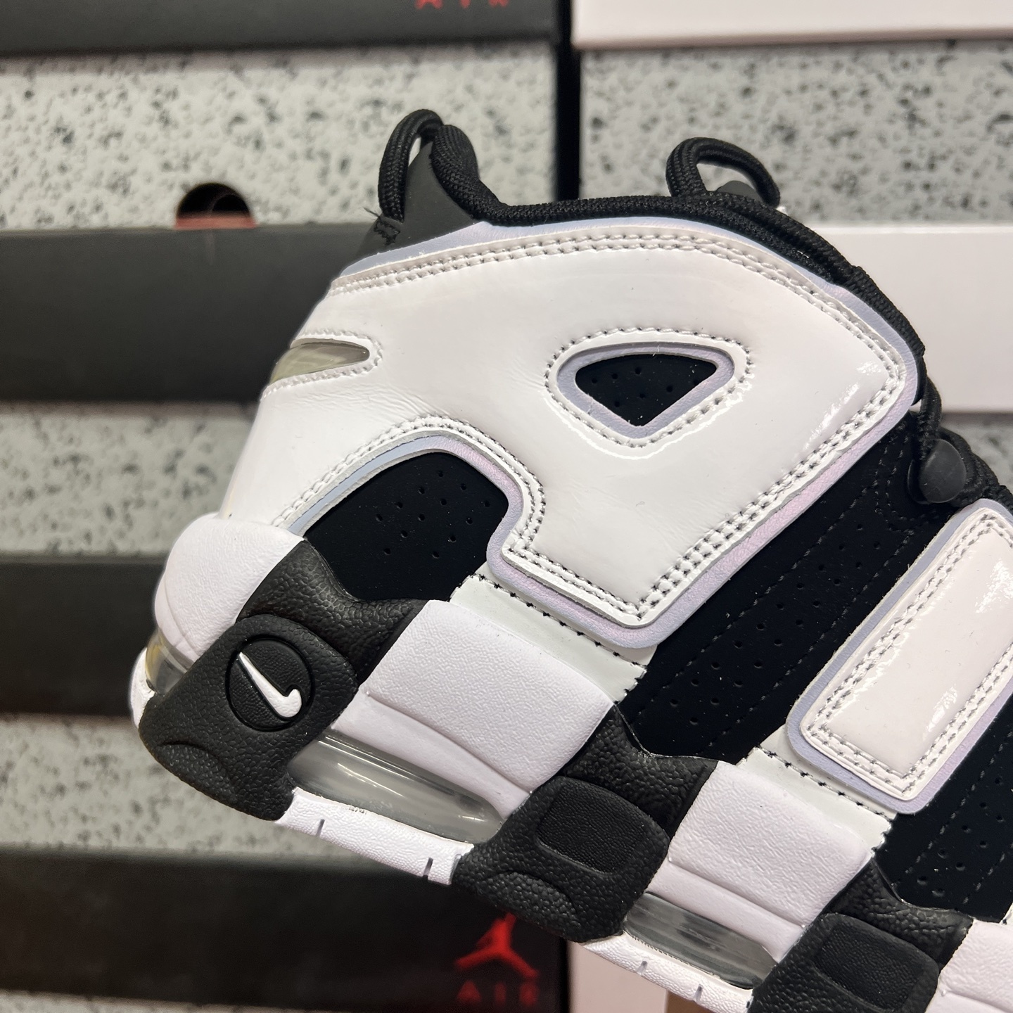 Nike AIR MORE UPTEMPO '96 2DV0819-001 4