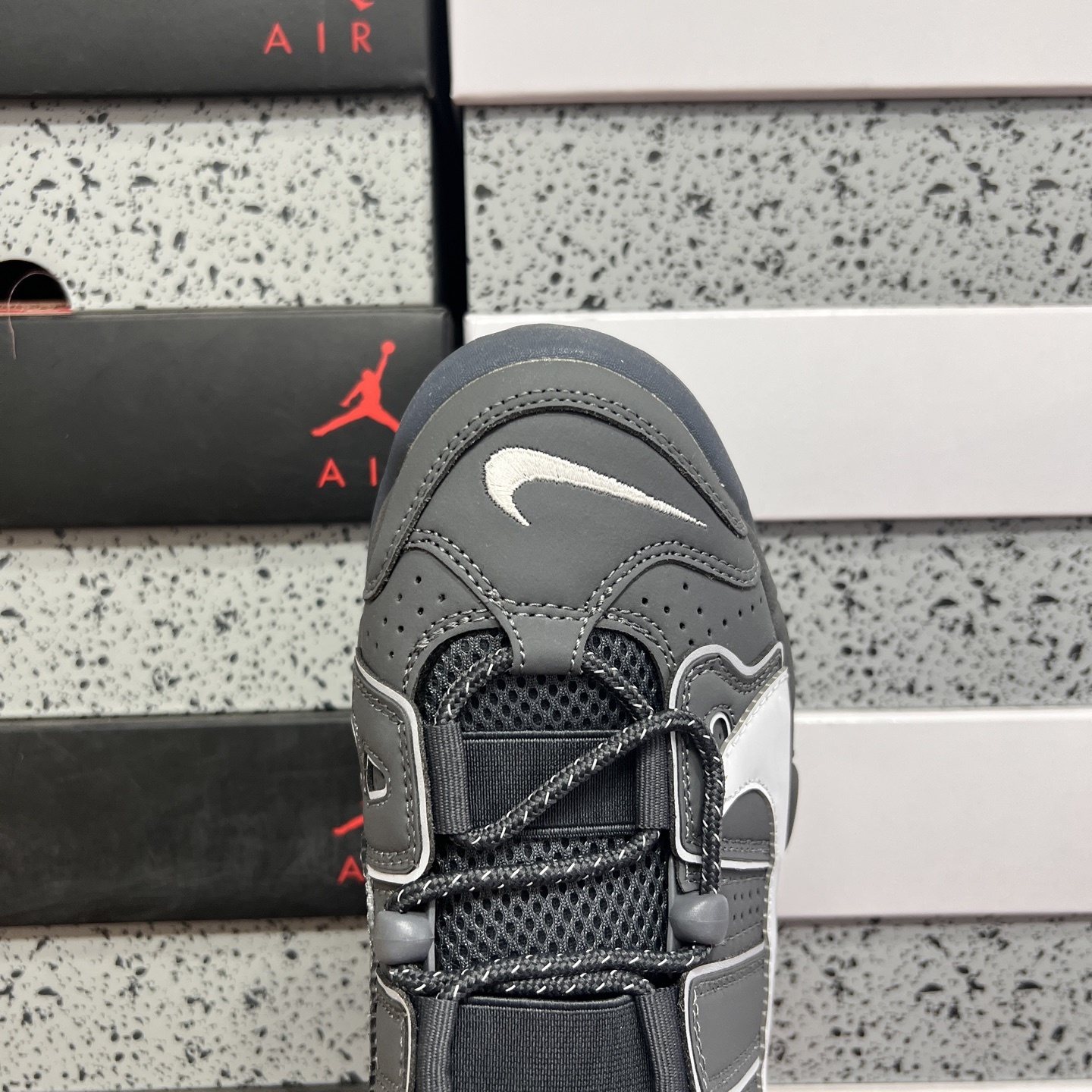 Nike AIR MORE UPTEMPO '96 DQ5014-068 3