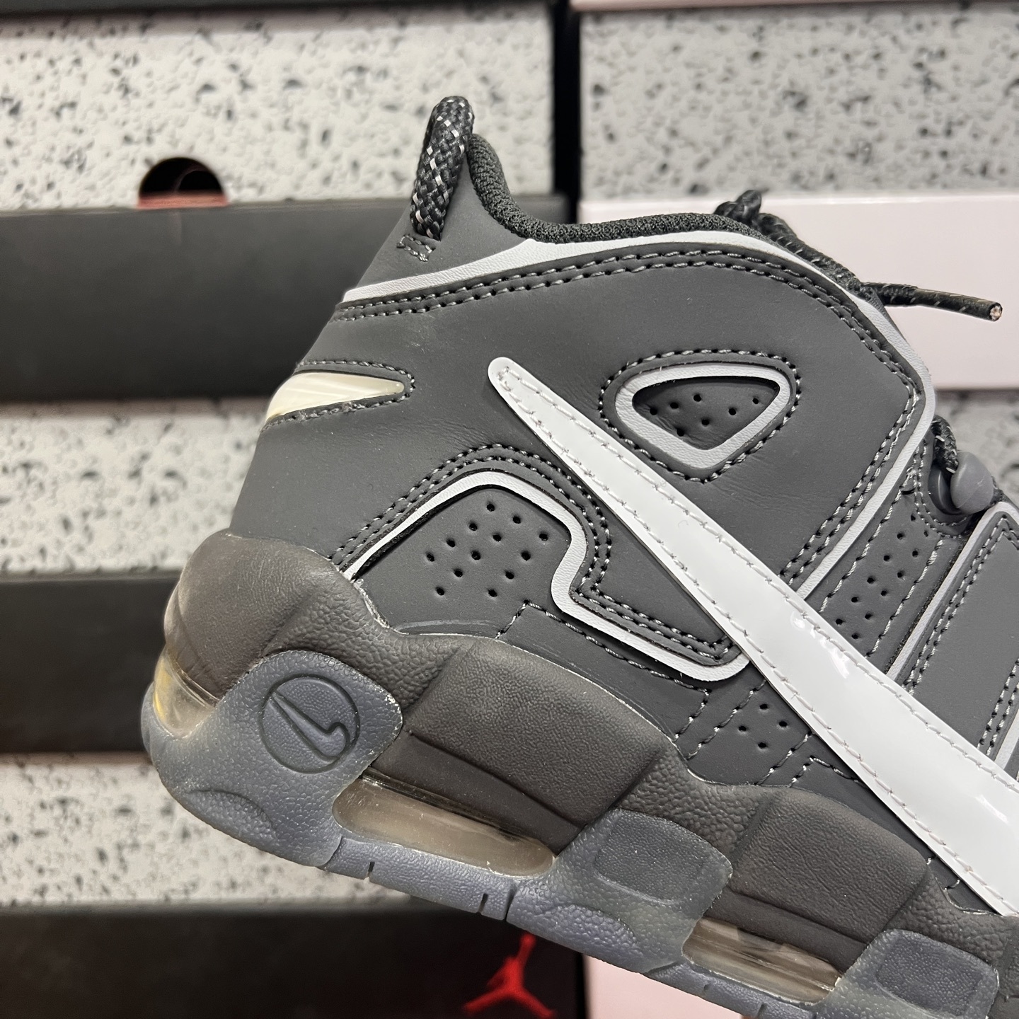 Nike AIR MORE UPTEMPO '96 DQ5014-068 4