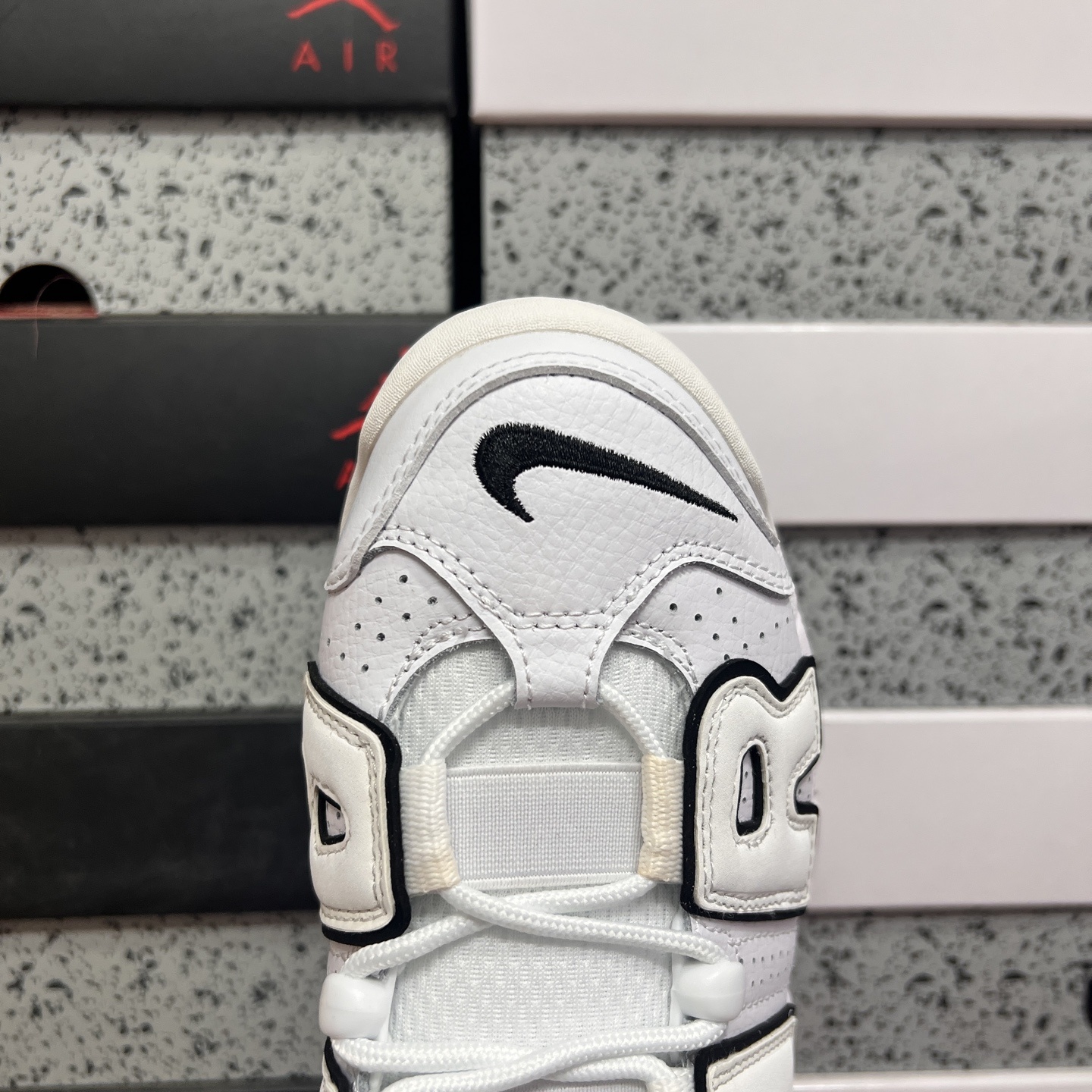Nike AIR MORE UPTEMPO '96 DO6718-100 3
