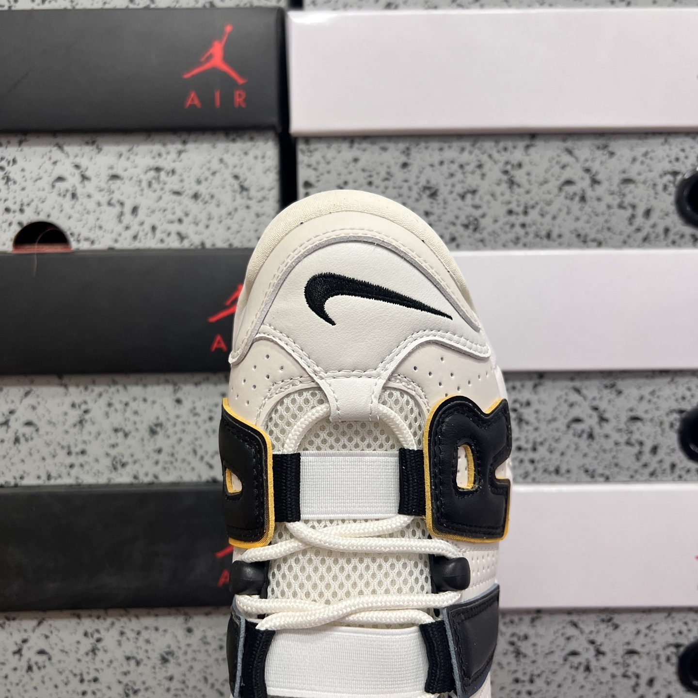 Nike AIR MORE UPTEMPO '96 DM1297-100 3