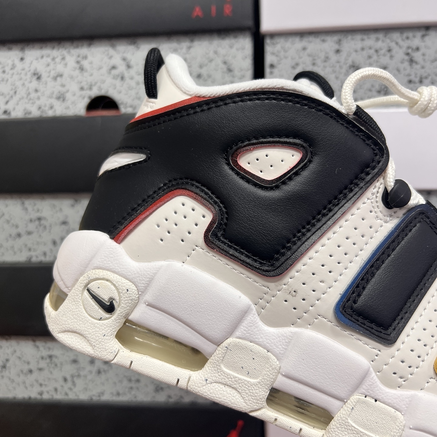 Nike AIR MORE UPTEMPO '96 DM1297-100 4