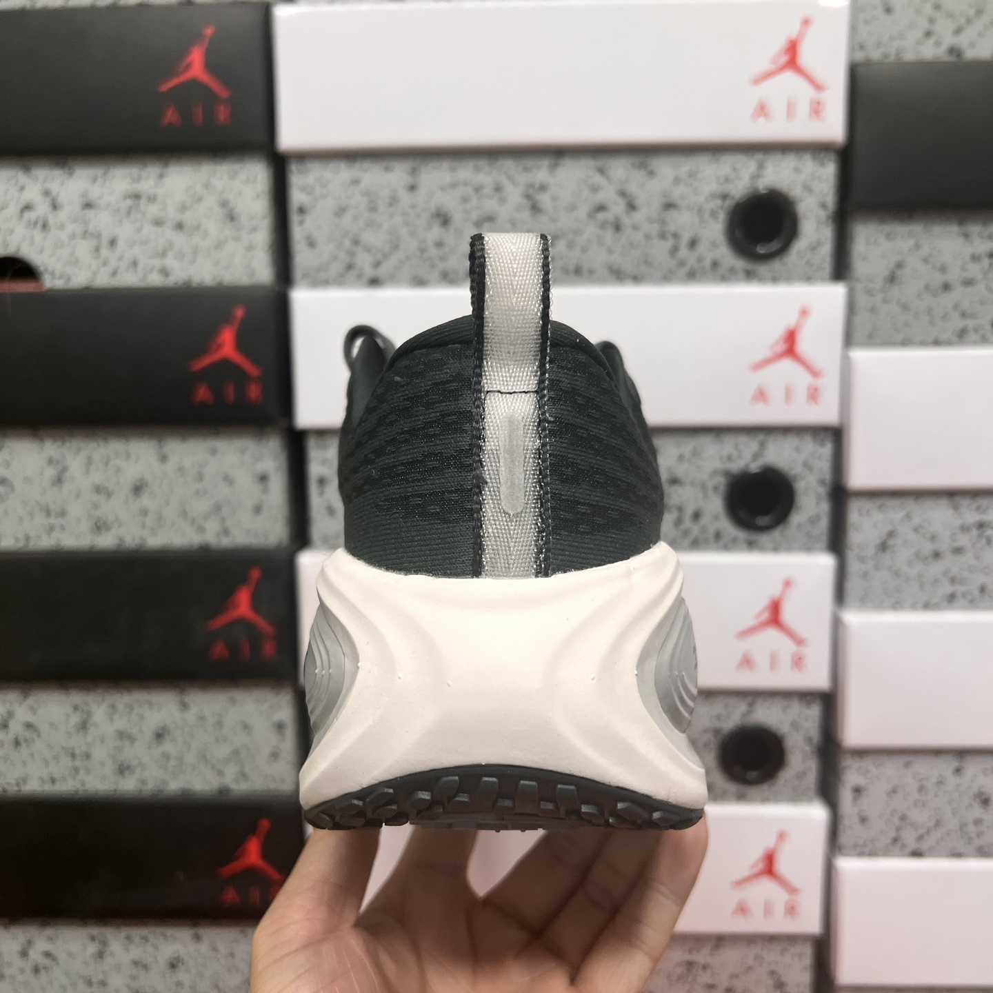 Nike VOMERO PLUS RUN HV8150-008 2