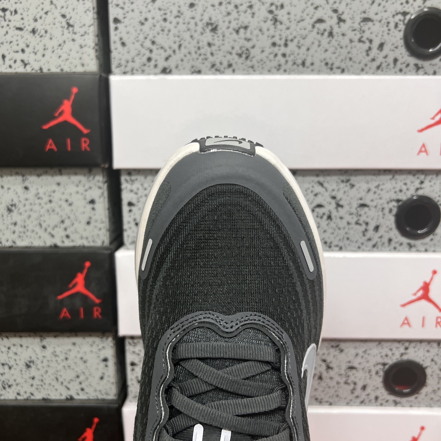 Nike VOMERO PLUS RUN HV8150-008 3