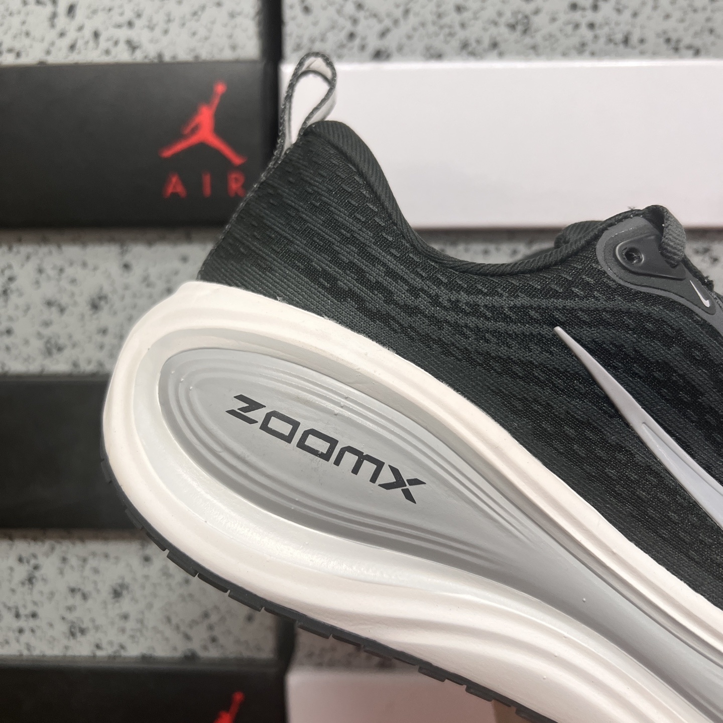 Nike VOMERO PLUS RUN HV8150-008 4