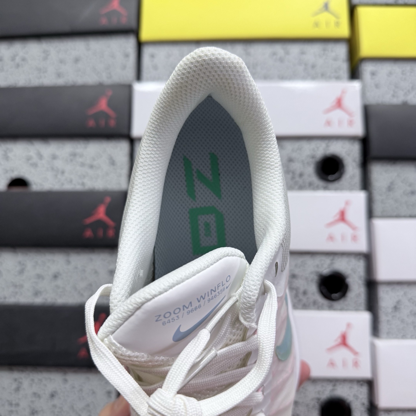 Nike ZOOM WINFLO 8 CW3421-105 3