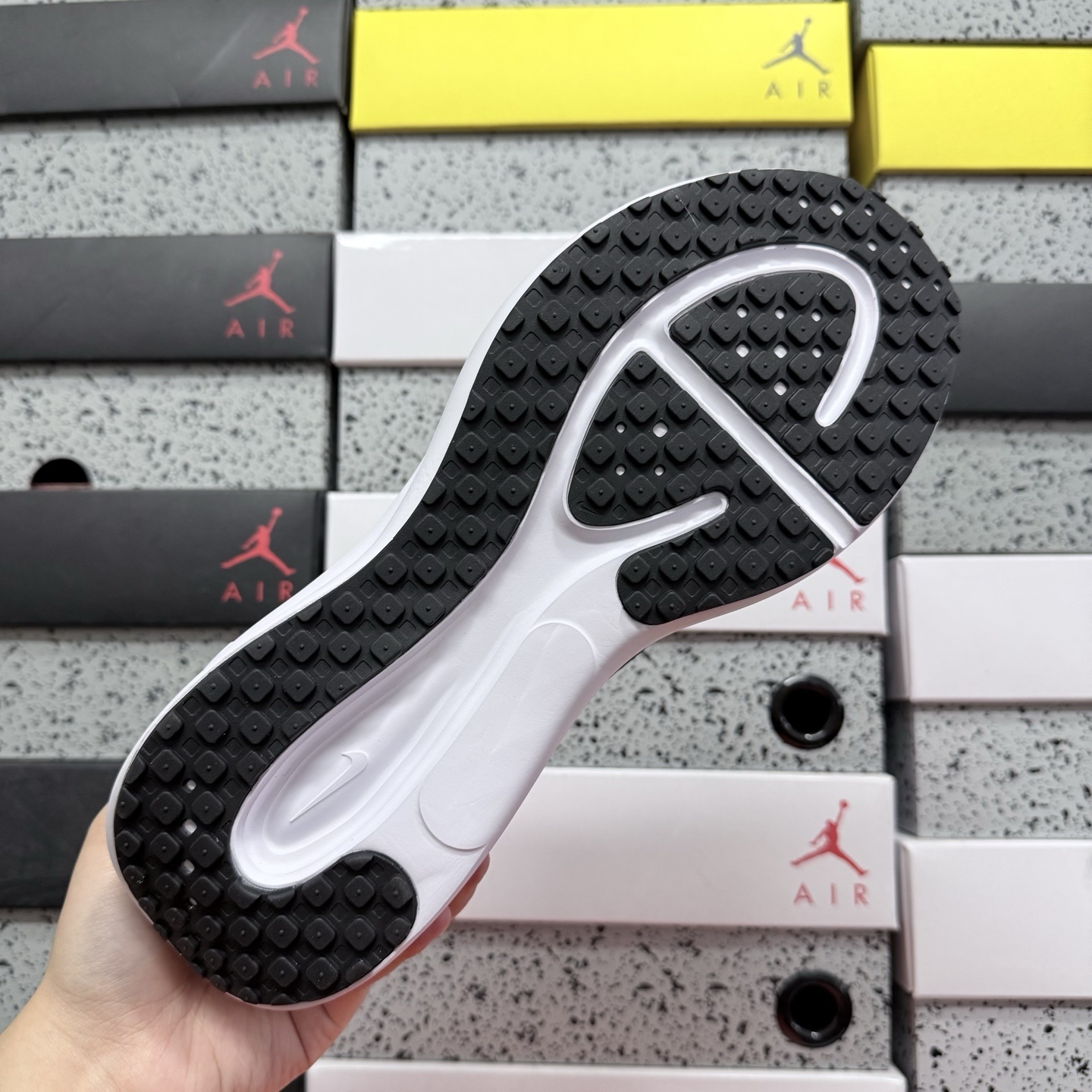 Nike ZOOM WINFLO 8 HJ9198-101 manufacturer view 2