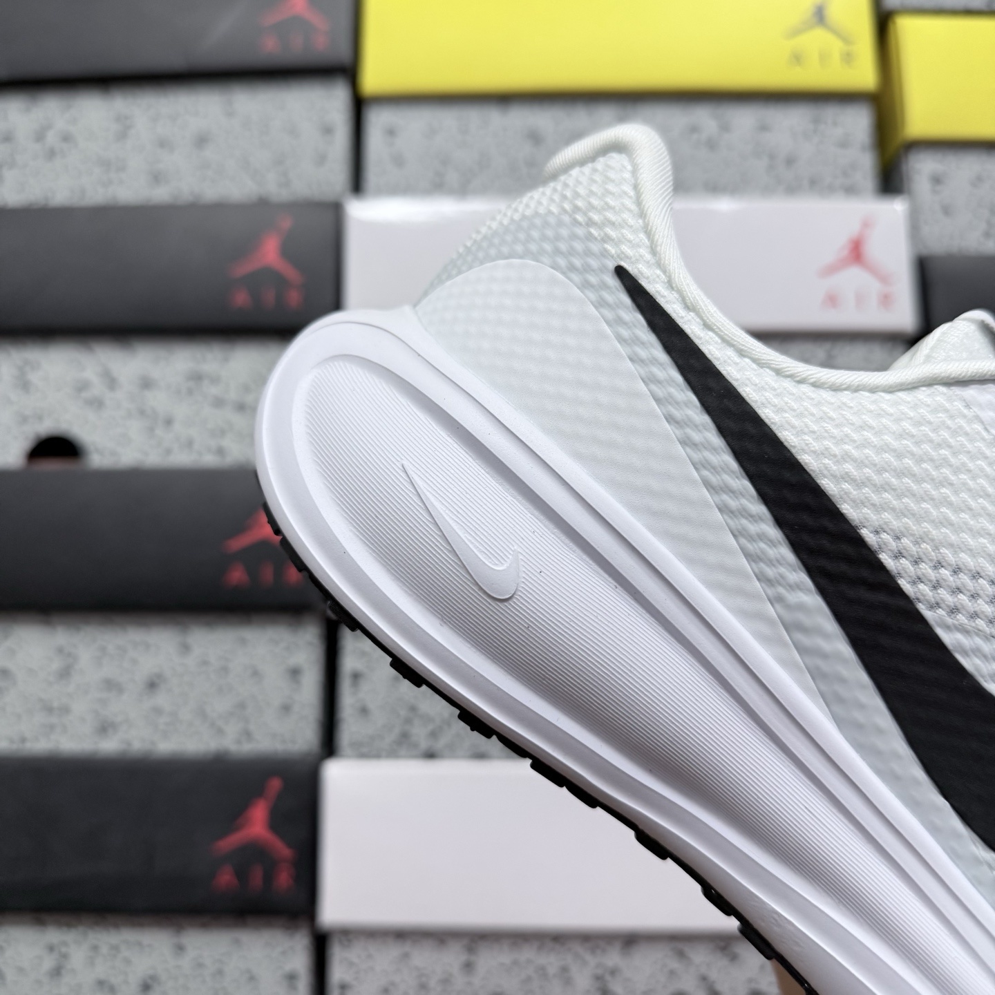Nike ZOOM WINFLO 8 HJ9198-101 manufacturer view 4