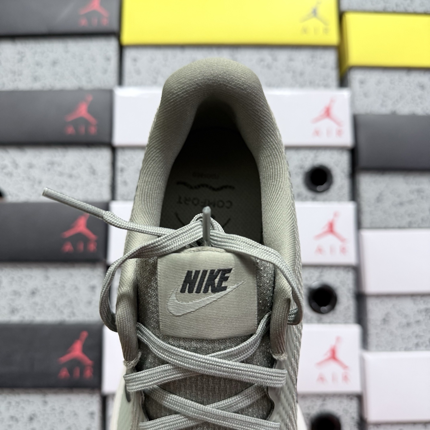 Nike ZOOM WINFLO 8 HJ9198-300 3