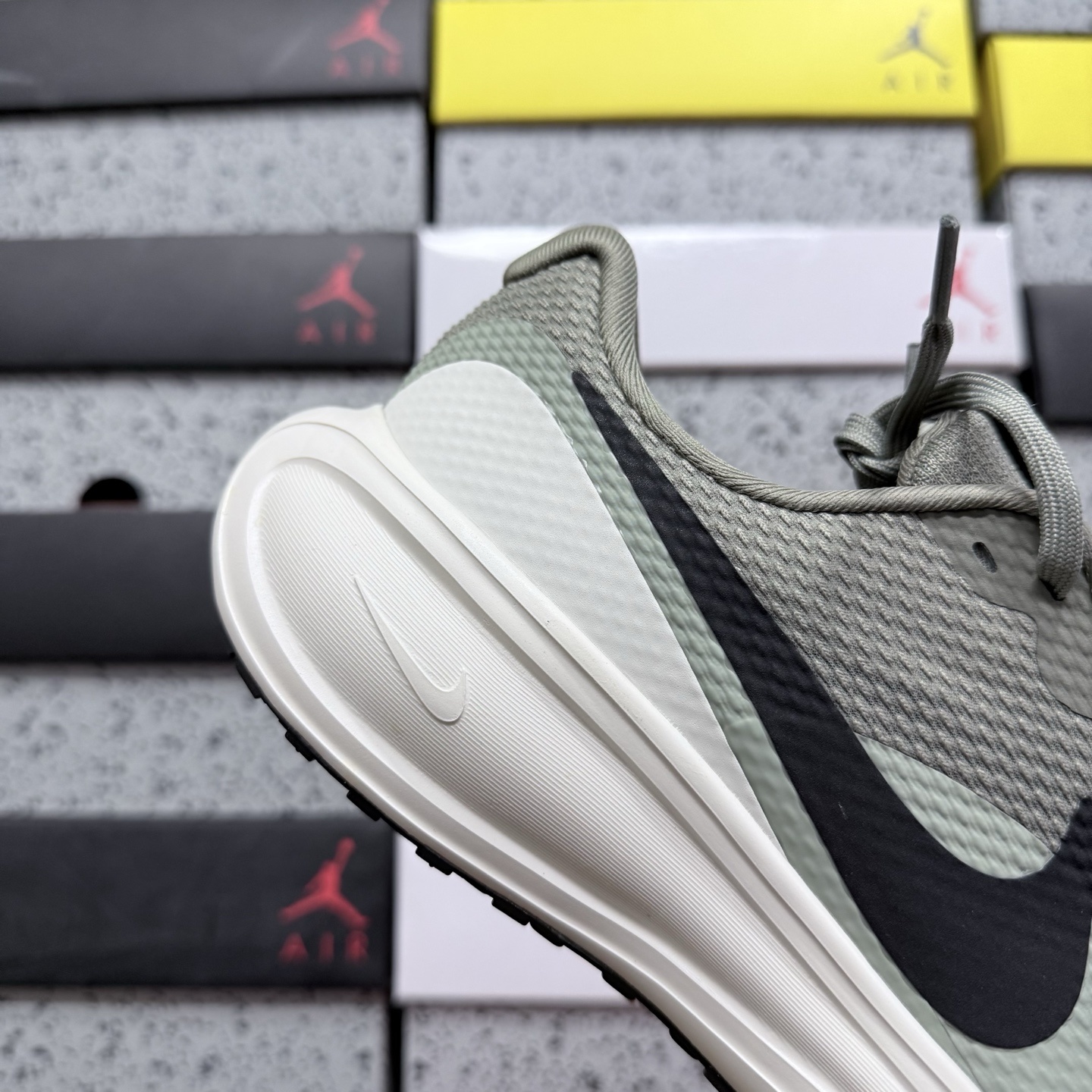 Nike ZOOM WINFLO 8 HJ9198-300 4