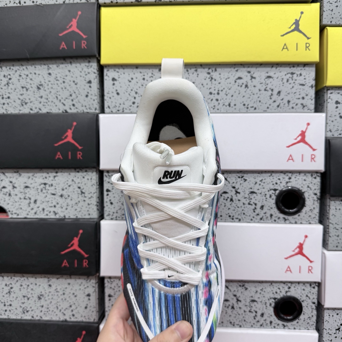 Nike VOMERO 18 IB8184-999 4