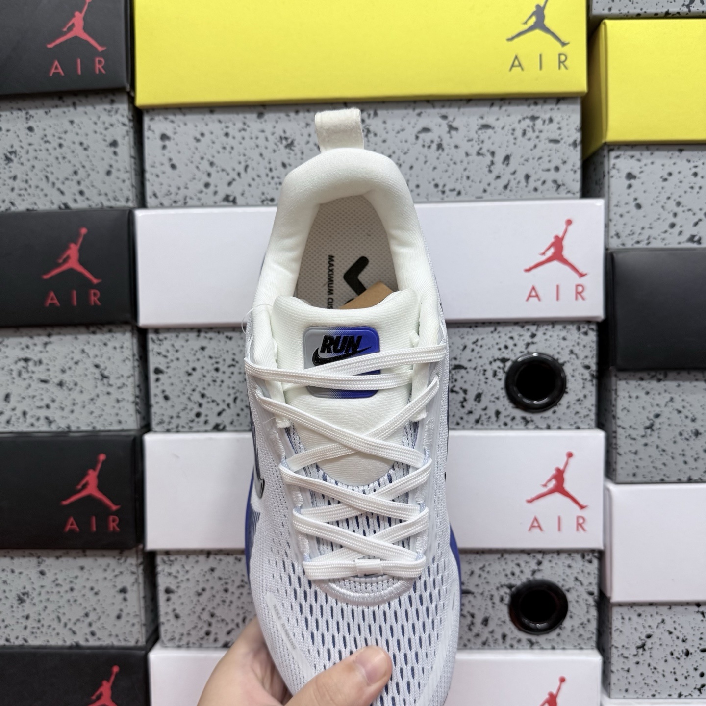 Nike VOMERO 18 HM6804-700 3