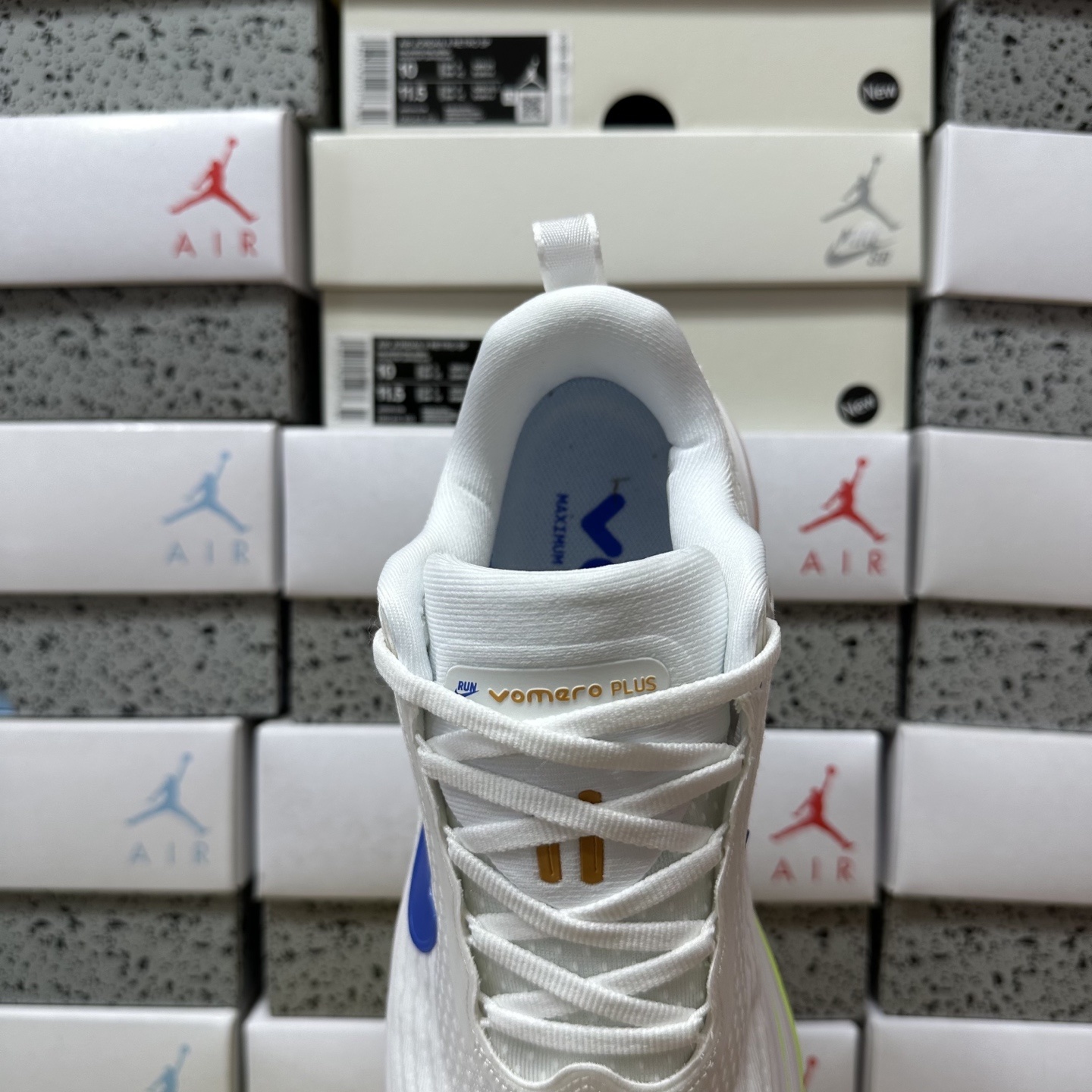 Nike VOMERO 18 HV8154-119 4