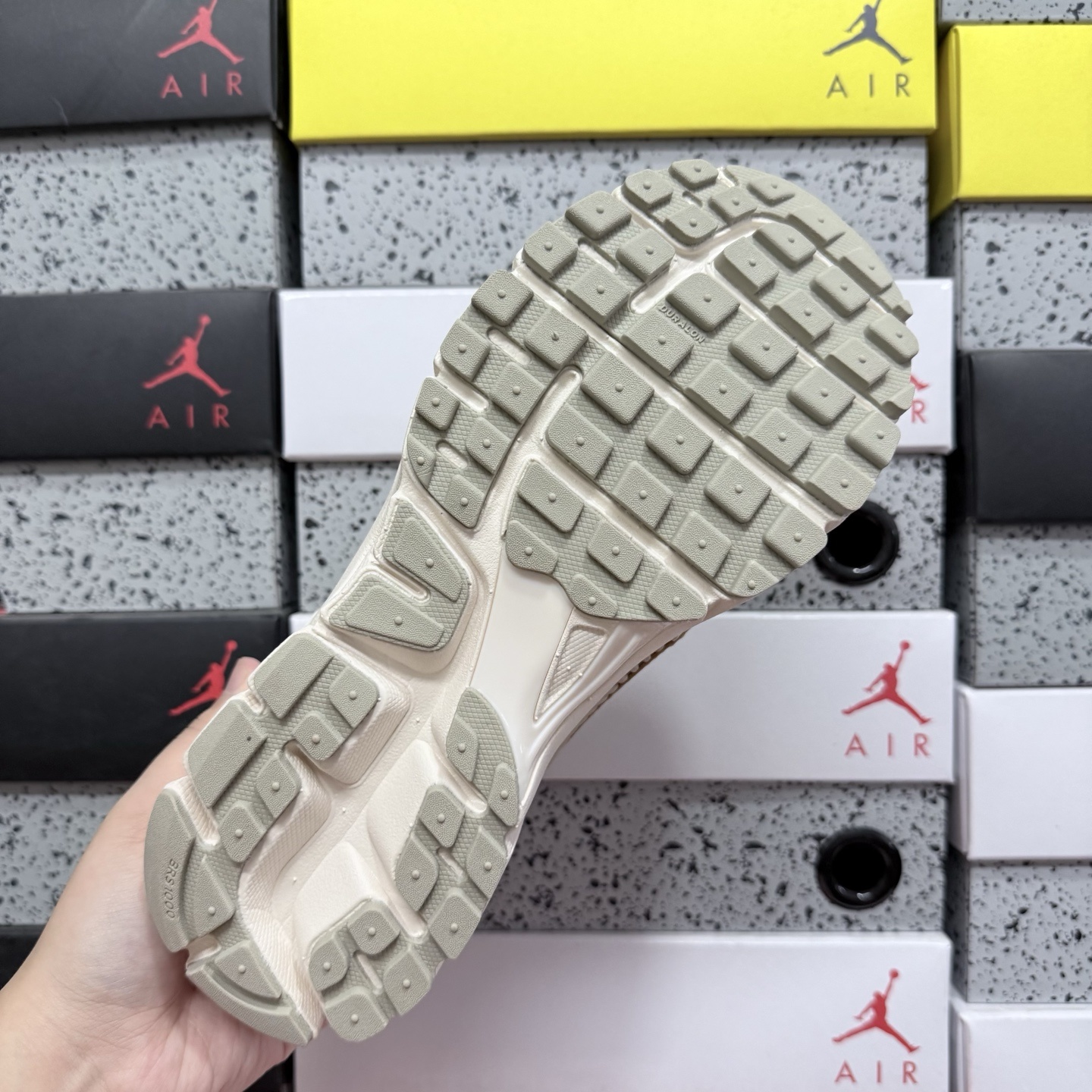 Nike Vomero5 FQ6868-111 2