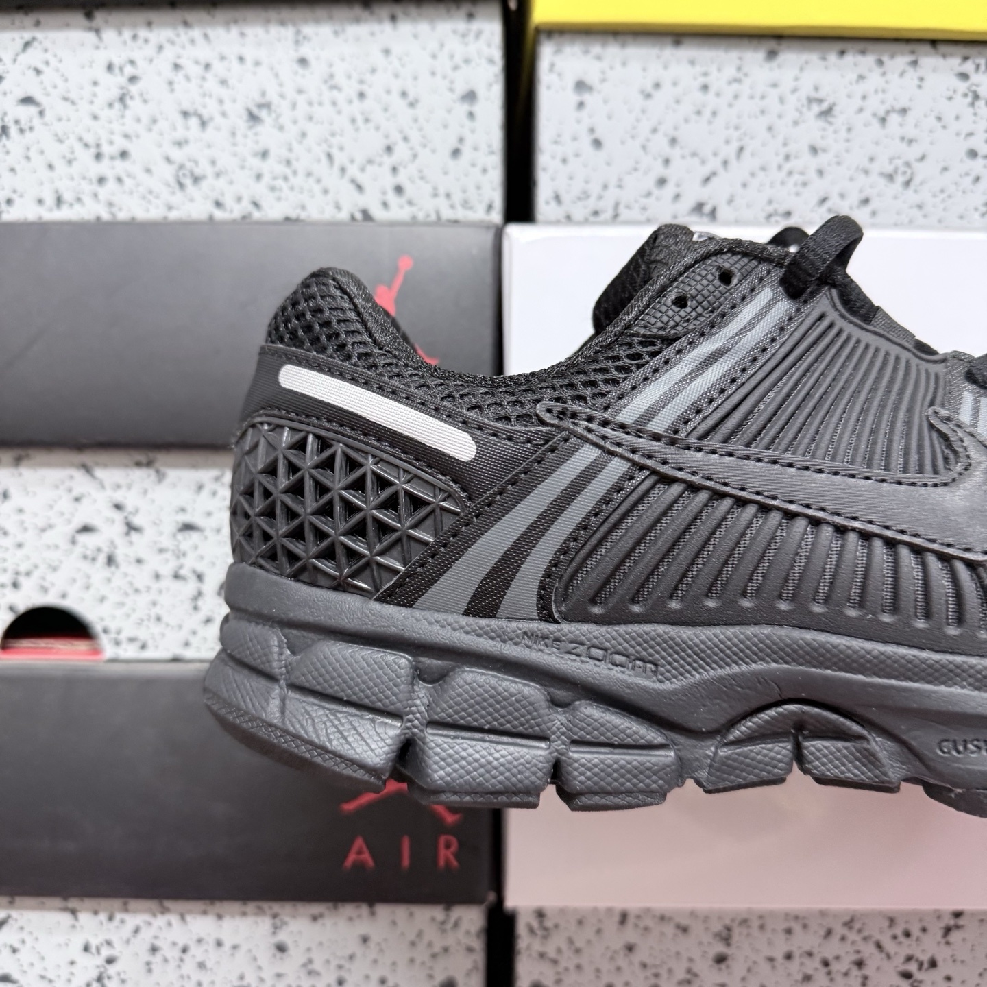 Nike Vomero5 FQ7079-002 4