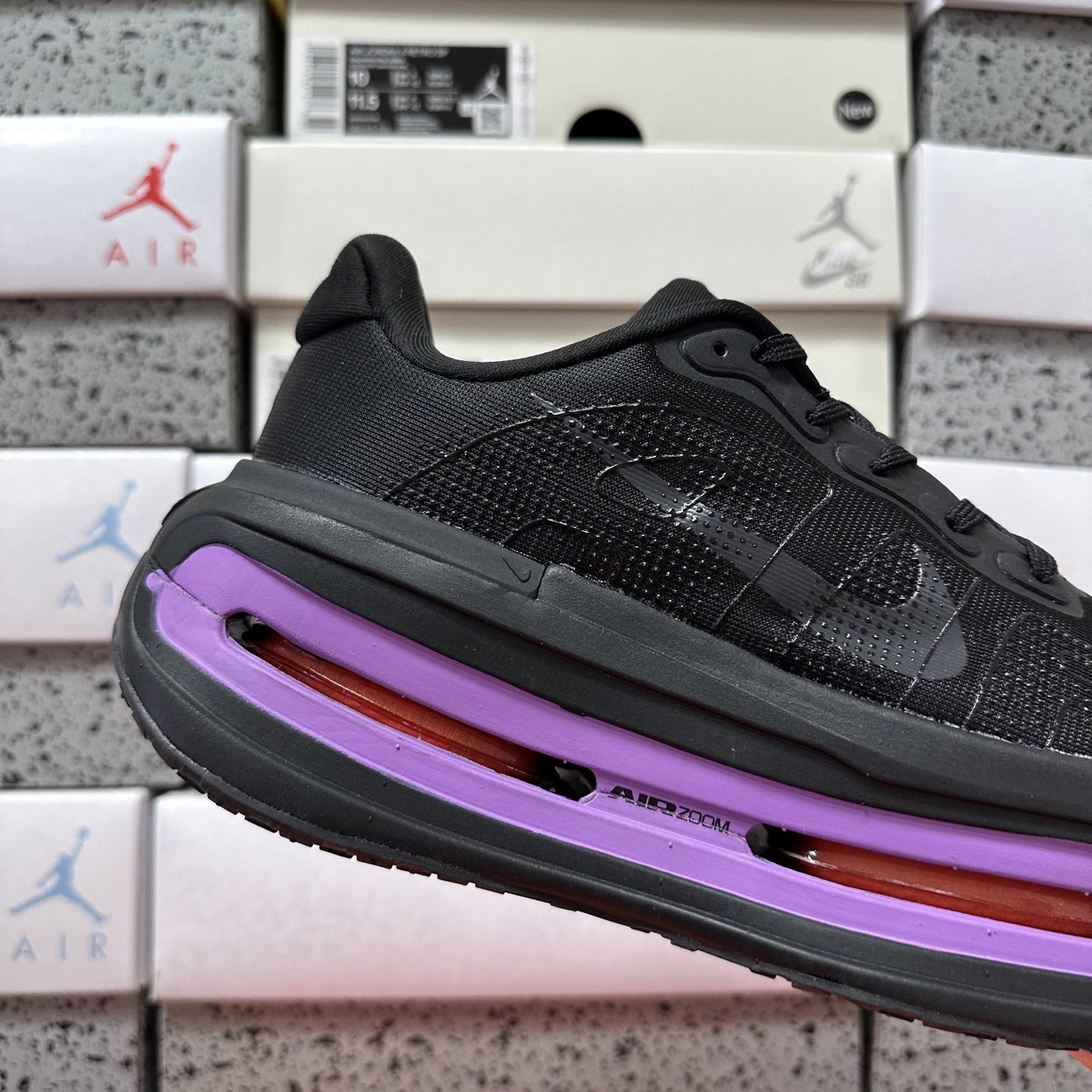 Nike VOMERO PREMIUM HQ2050-880 3