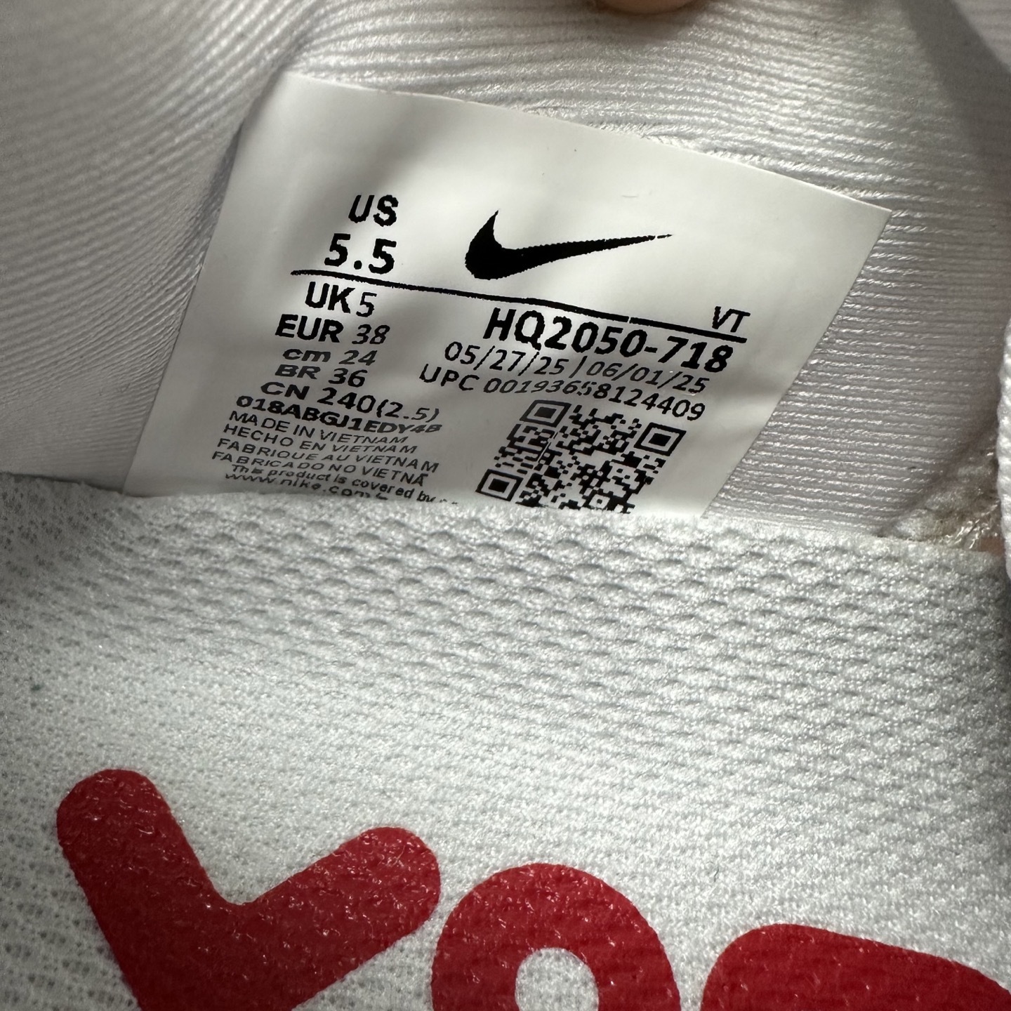 Nike VOMERO PREMIUM HQ2050-718 2