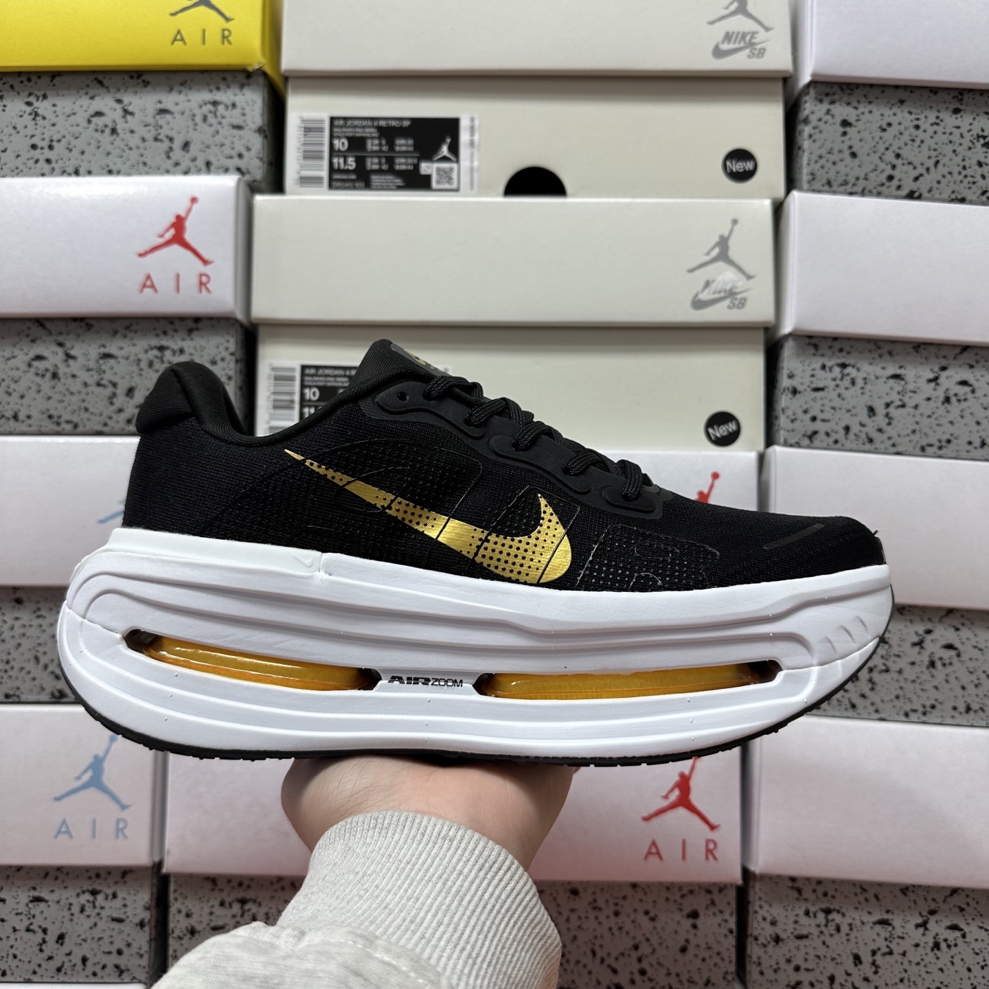 Nike VOMERO PREMIUM HQ2050-683 4