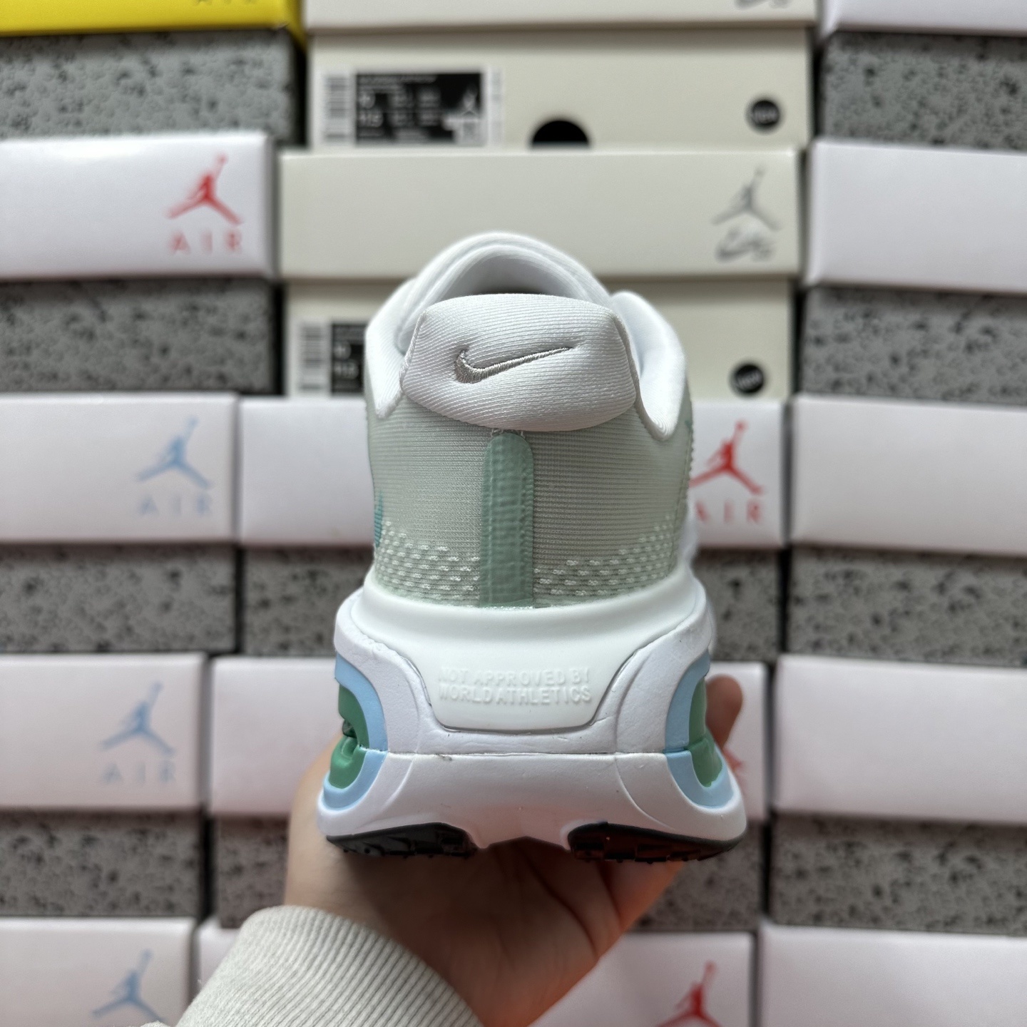 Nike VOMERO PREMIUM HQ2050-983 3