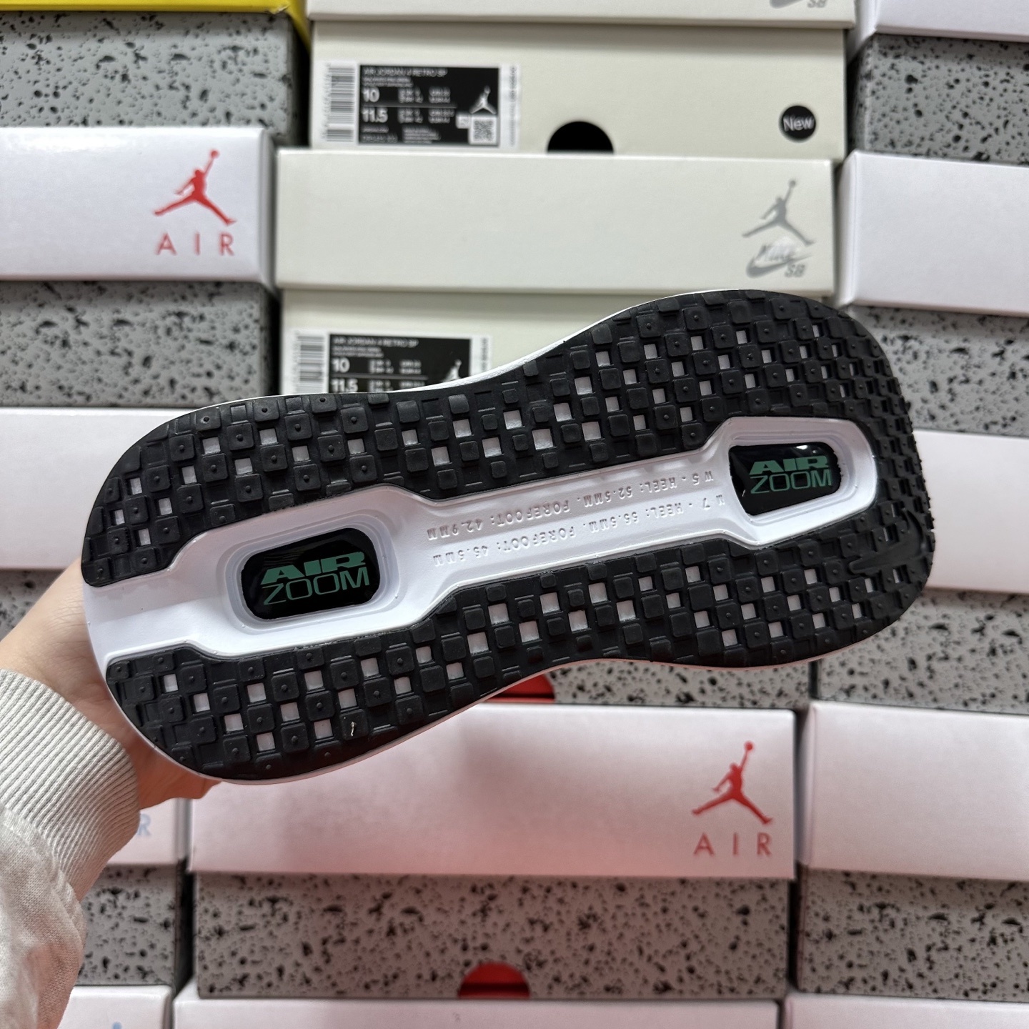 Nike VOMERO PREMIUM HQ2050-983 4