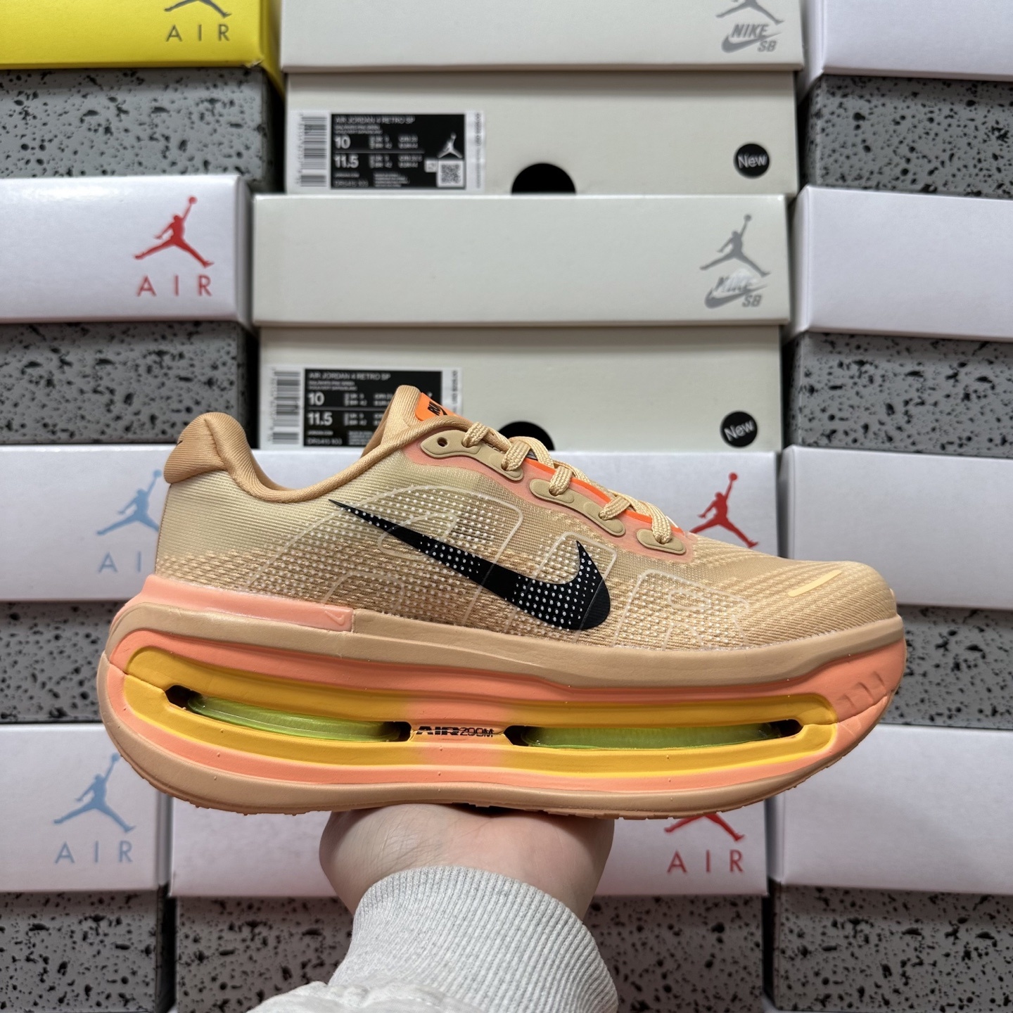 Nike VOMERO PREMIUM HQ2050-100 2