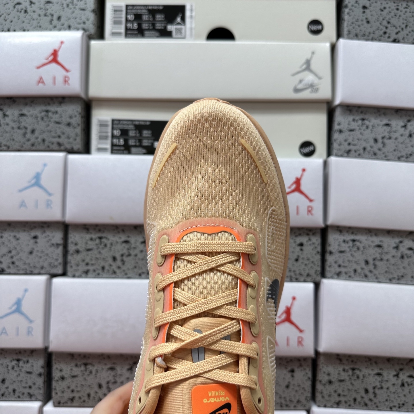 Nike VOMERO PREMIUM HQ2050-100 4