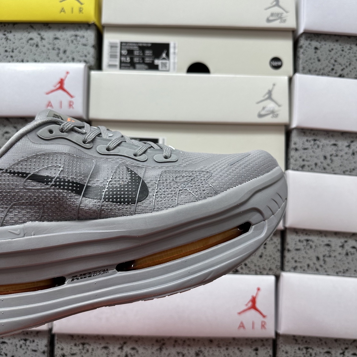 Nike VOMERO PREMIUM HQ2050-755 2