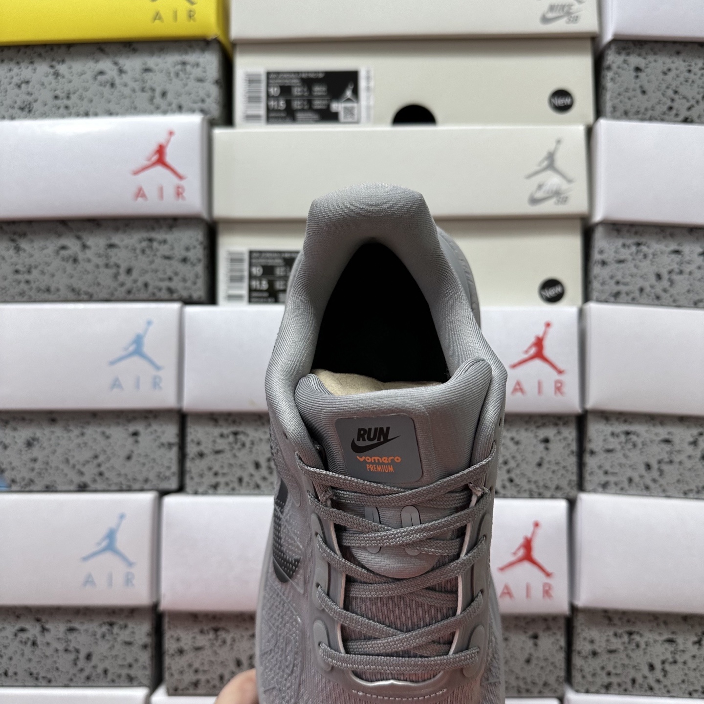 Nike VOMERO PREMIUM HQ2050-755 3