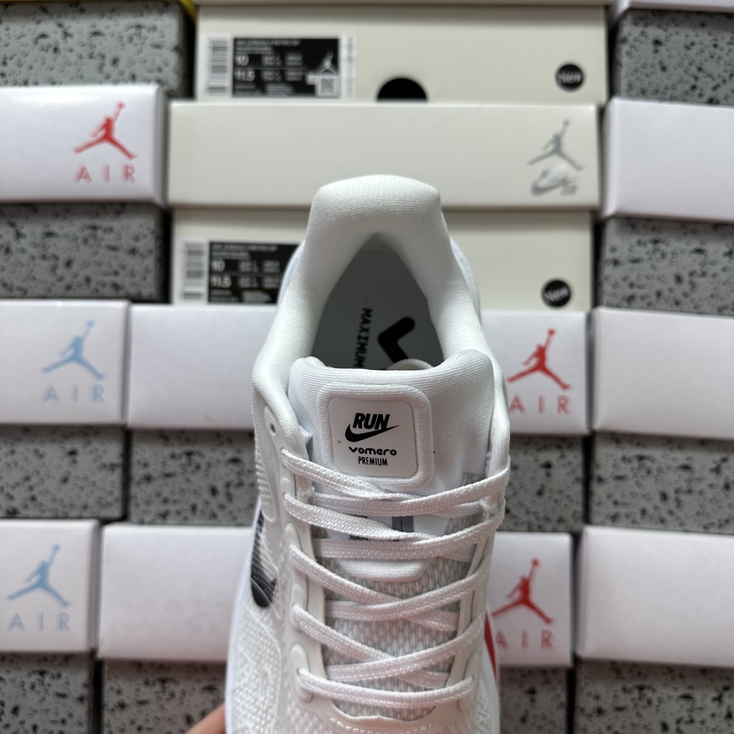 Nike VOMERO PREMIUM HQ2050-218 2