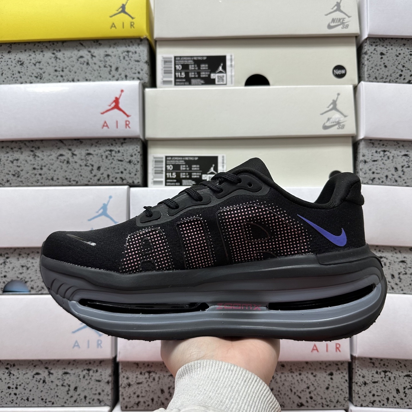 Nike VOMERO PREMIUM HQ2050-510 3