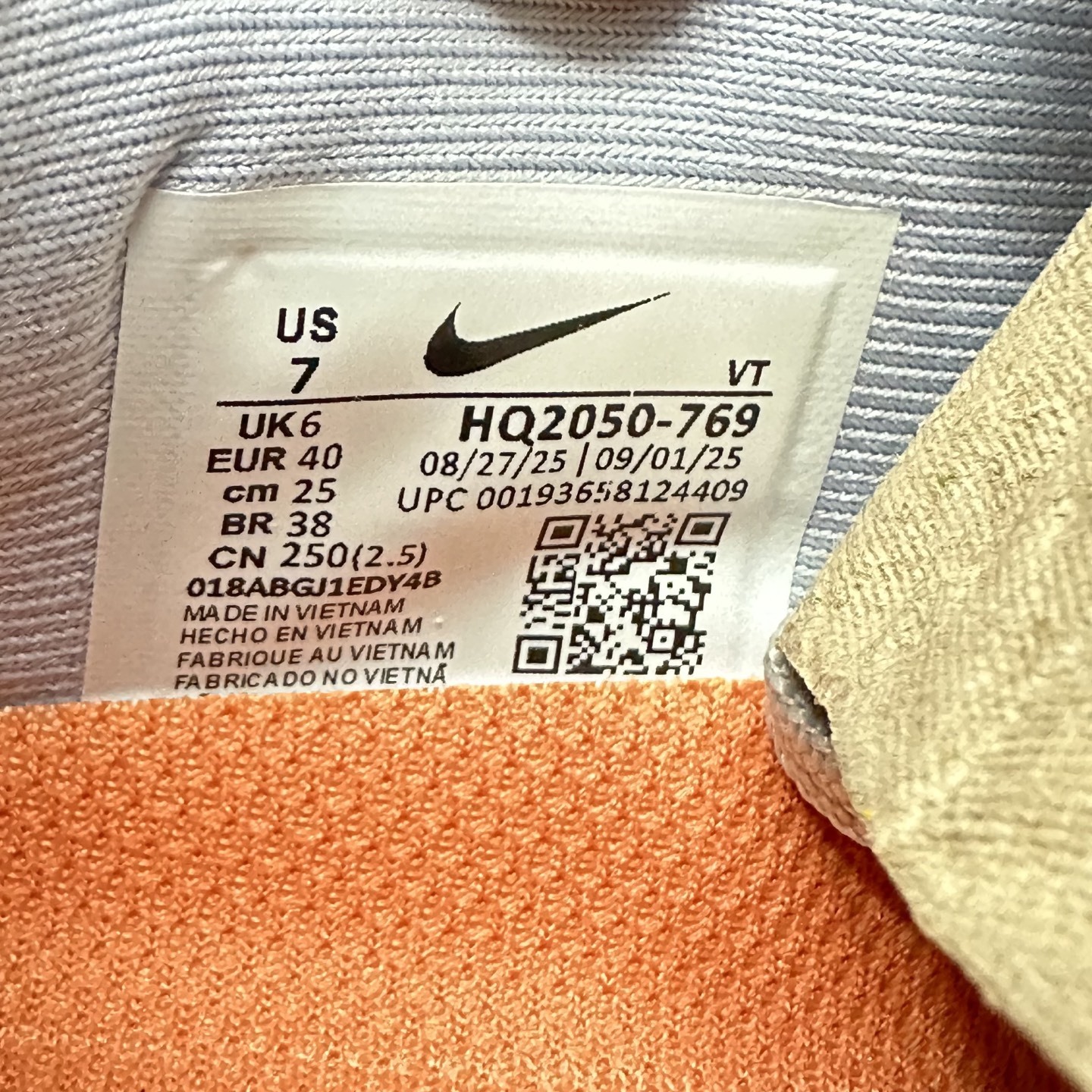 Nike VOMERO PREMIUM HQ2050-769 3