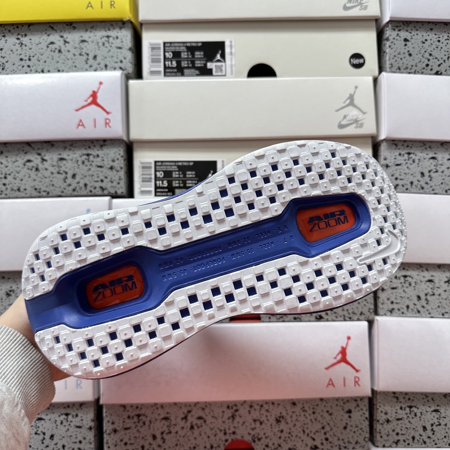 Nike VOMERO PREMIUM HQ2050-737 2