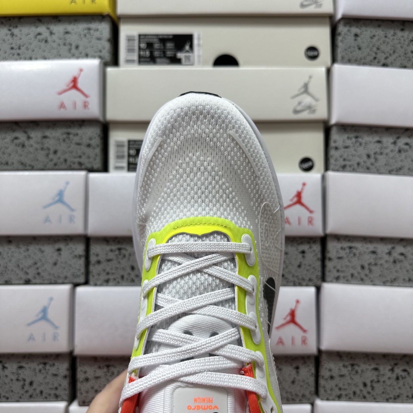 Nike VOMERO PREMIUM HQ2050-140 3
