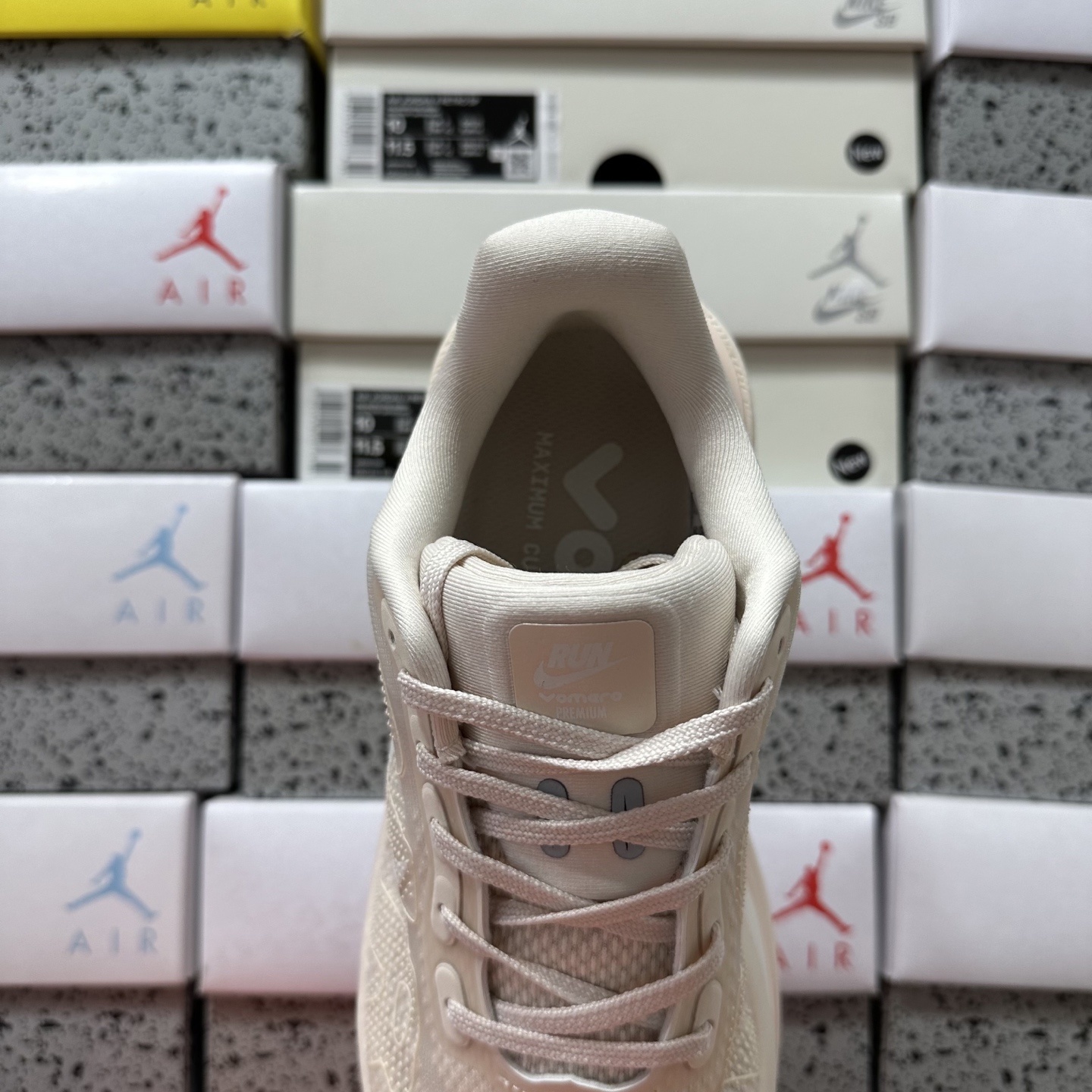 Nike VOMERO PREMIUM HQ2050-835 3