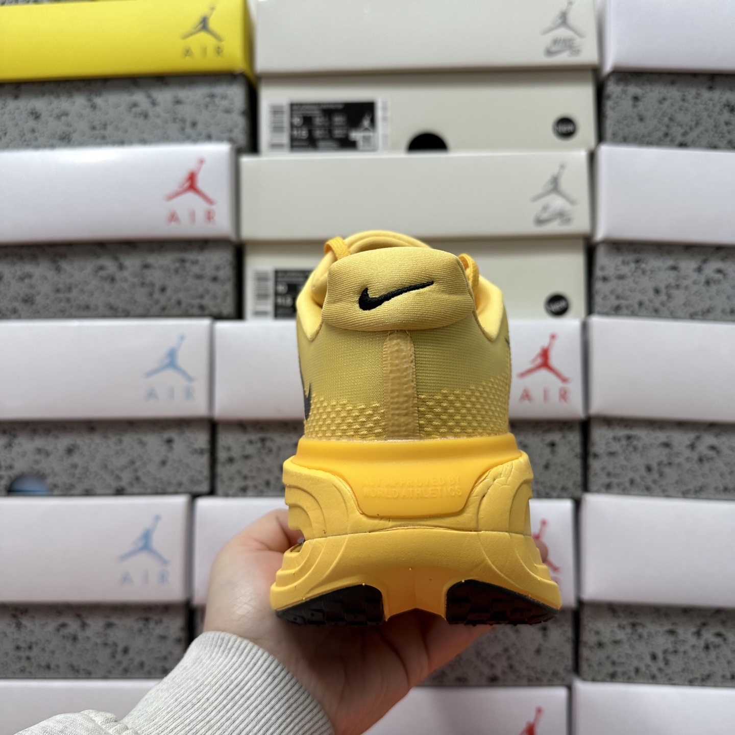 Nike VOMERO PREMIUM HQ2050-012 2