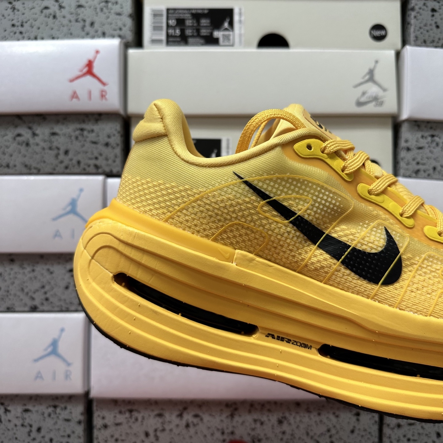 Nike VOMERO PREMIUM HQ2050-012 4