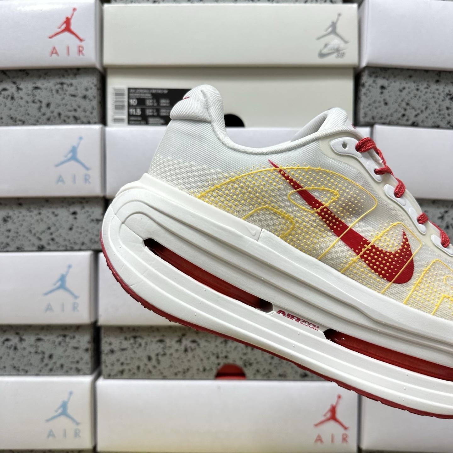 Nike VOMERO PREMIUM HQ2050-980 3