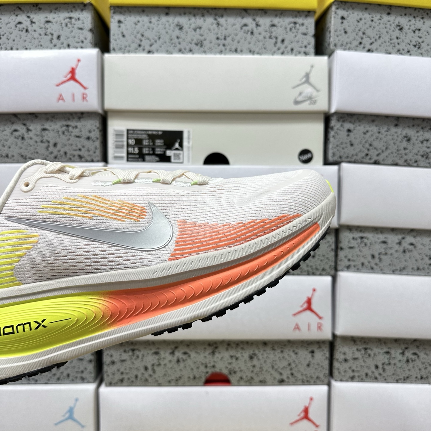 Nike Vomero 18 HM6804-002 4