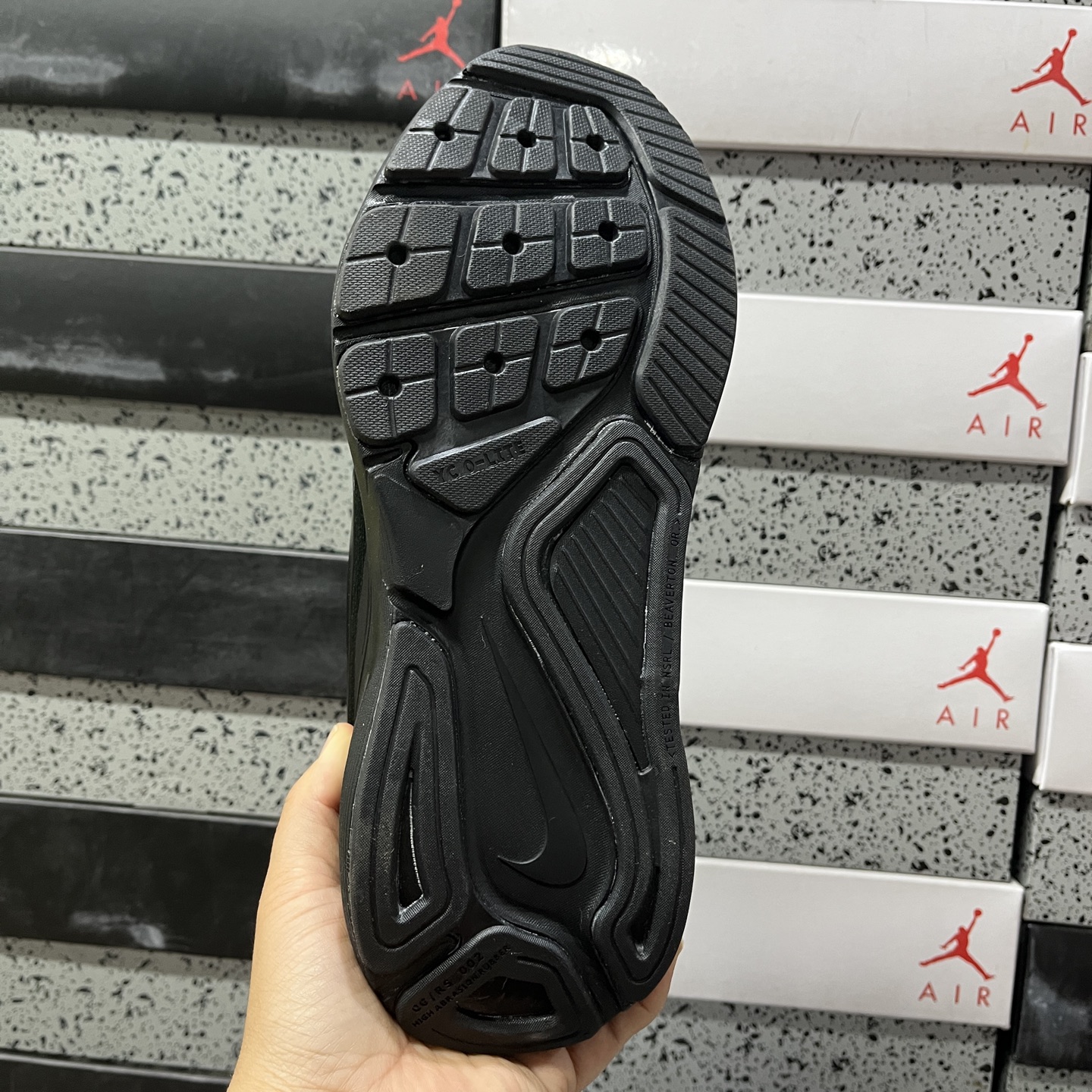 Nike STRUCTURE 26 HJ1101-001 2
