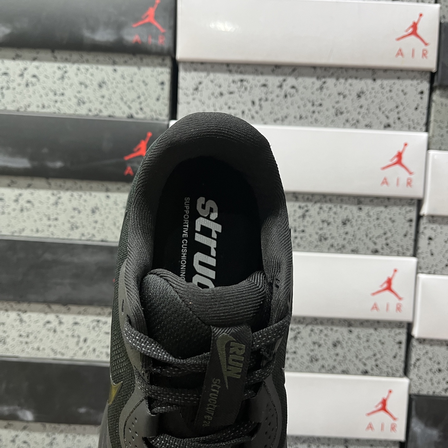 Nike STRUCTURE 26 HJ1101-001 3