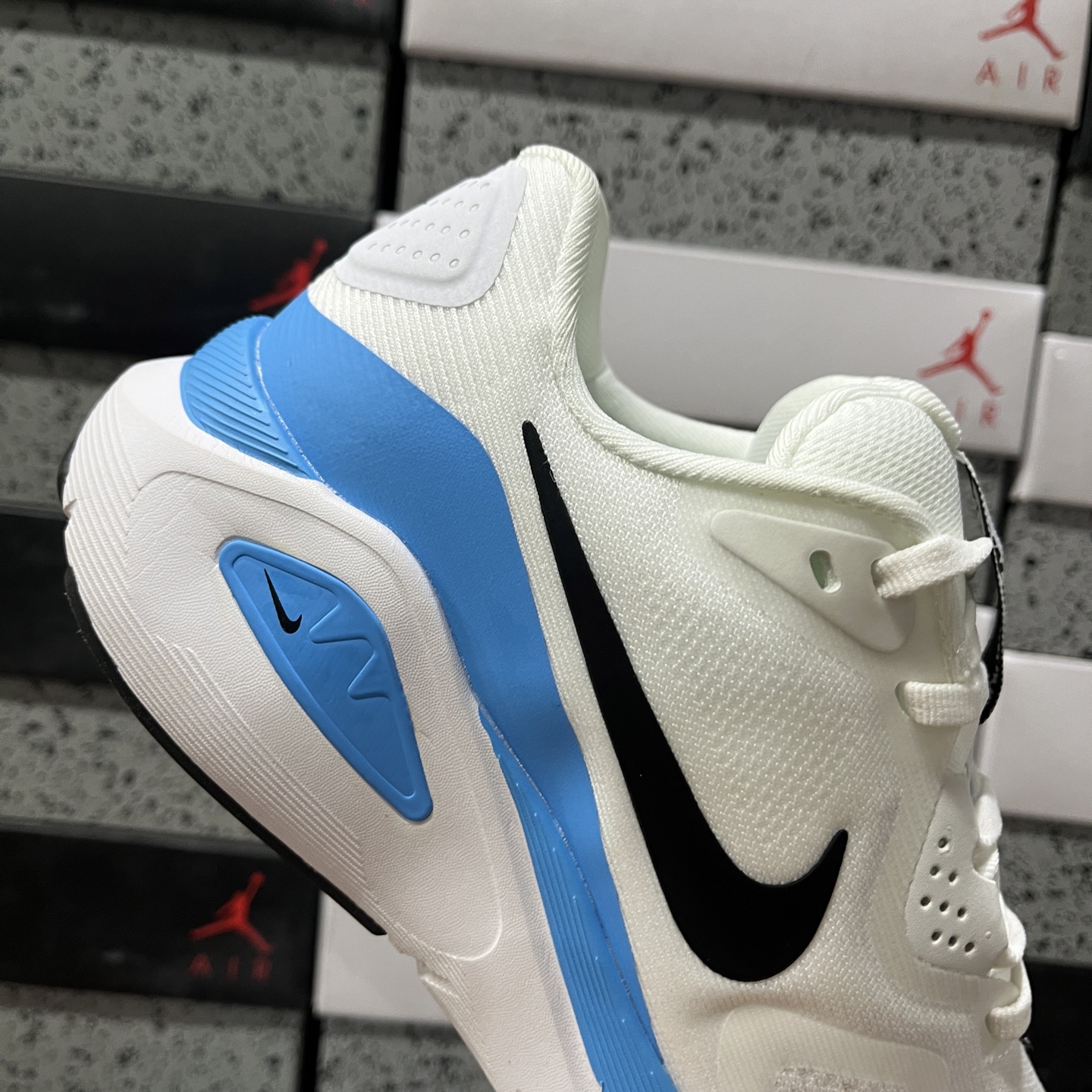 Nike STRUCTURE 26 HJ1102-17 4