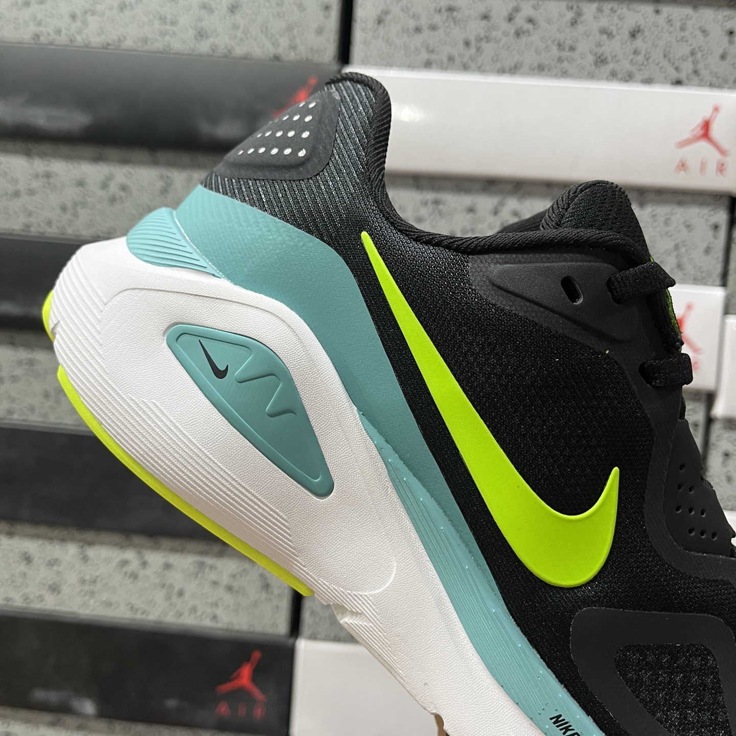 Nike STRUCTURE 26 HJ1102-16 4