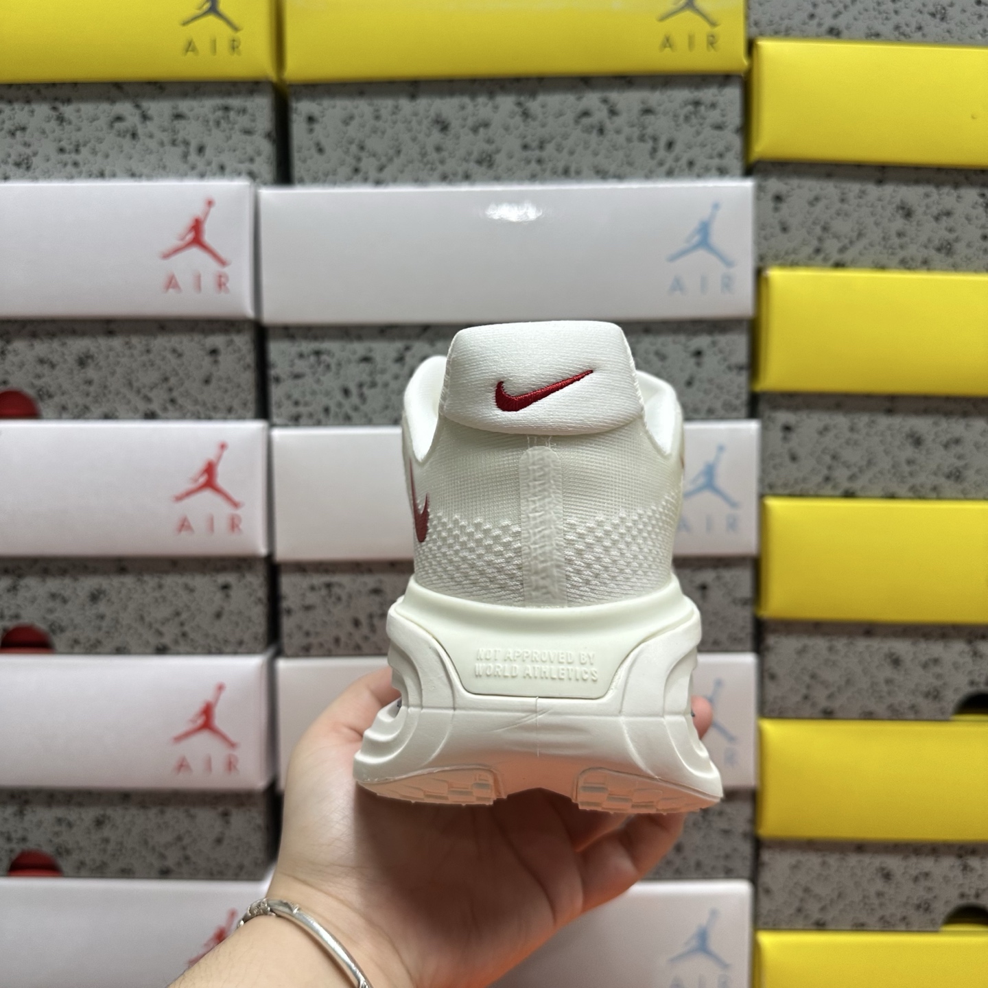Nike Vomero Premium HQ2050-304 2