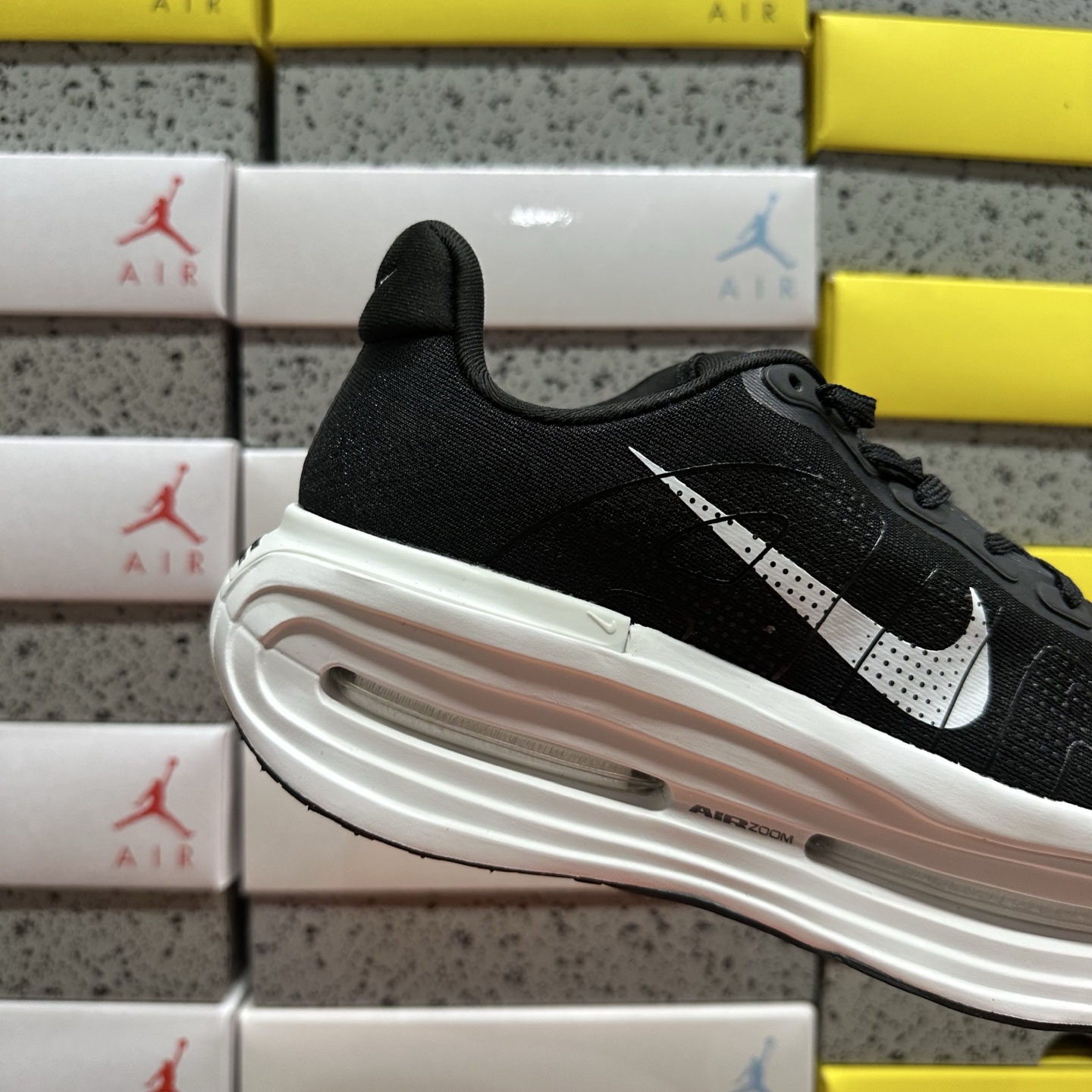 Nike Vomero Premium HQ2050-302 3