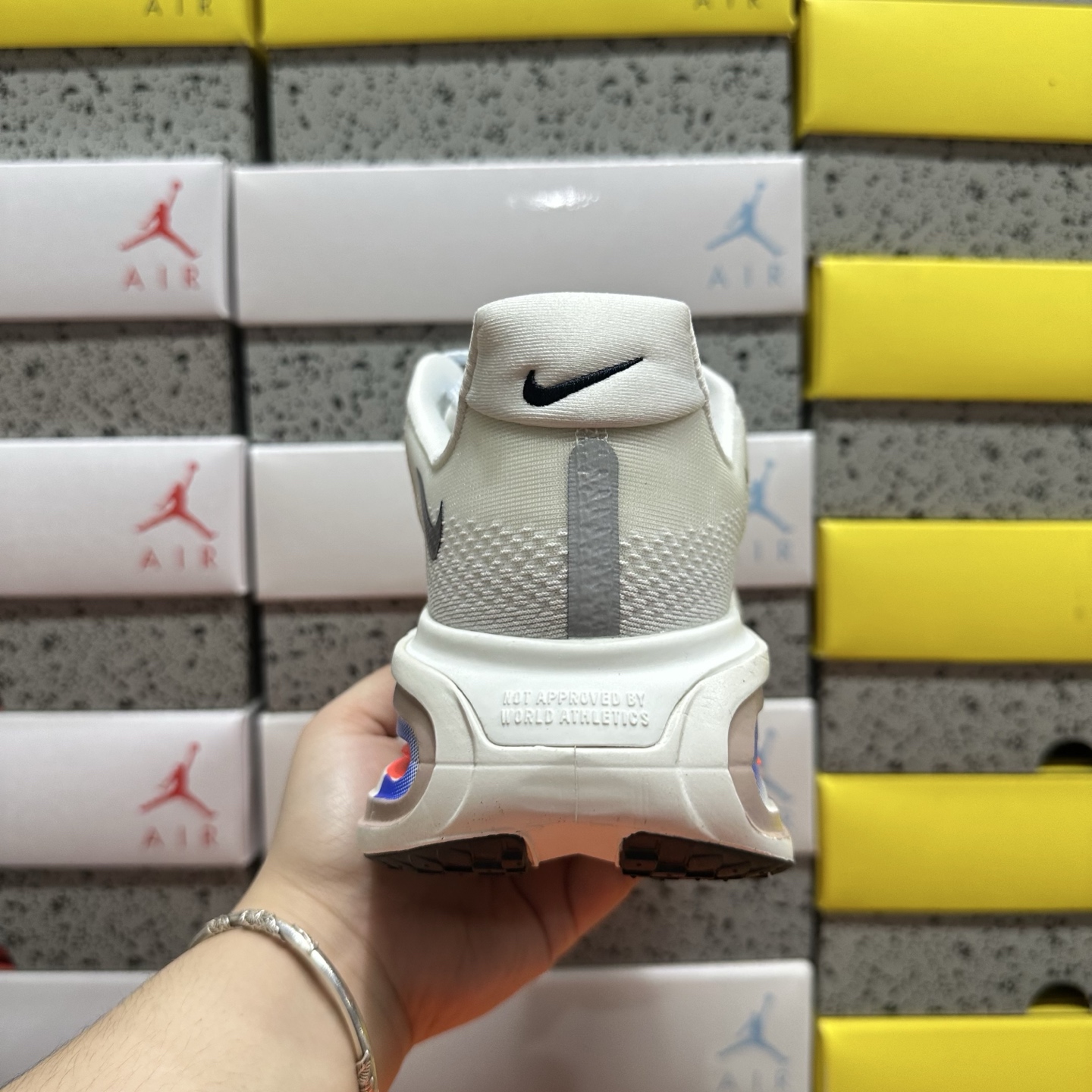 Nike Vomero Premium HQ2050-308 2